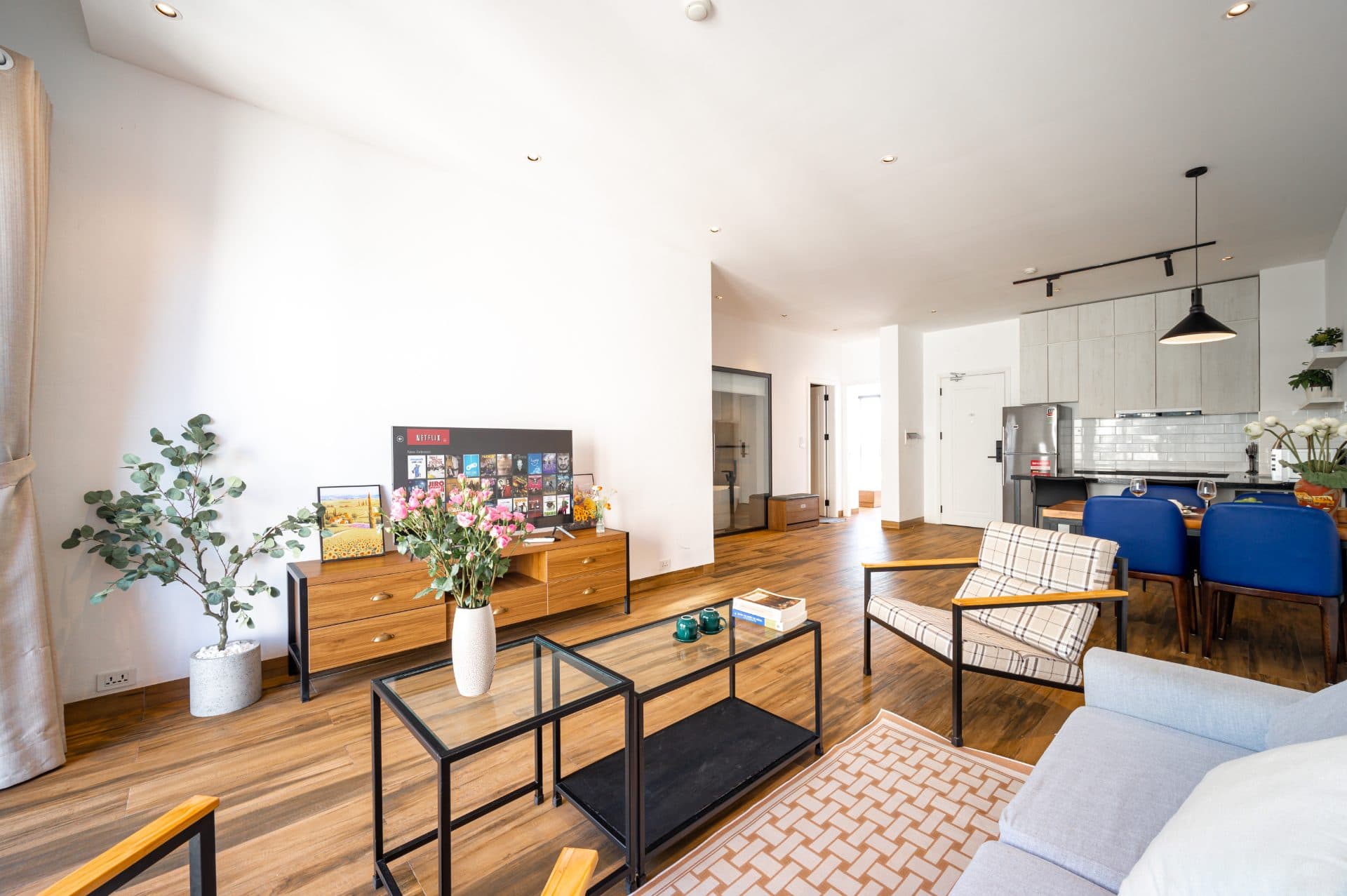 Gorgeous 2 Bedroom on Tu Hoa 3