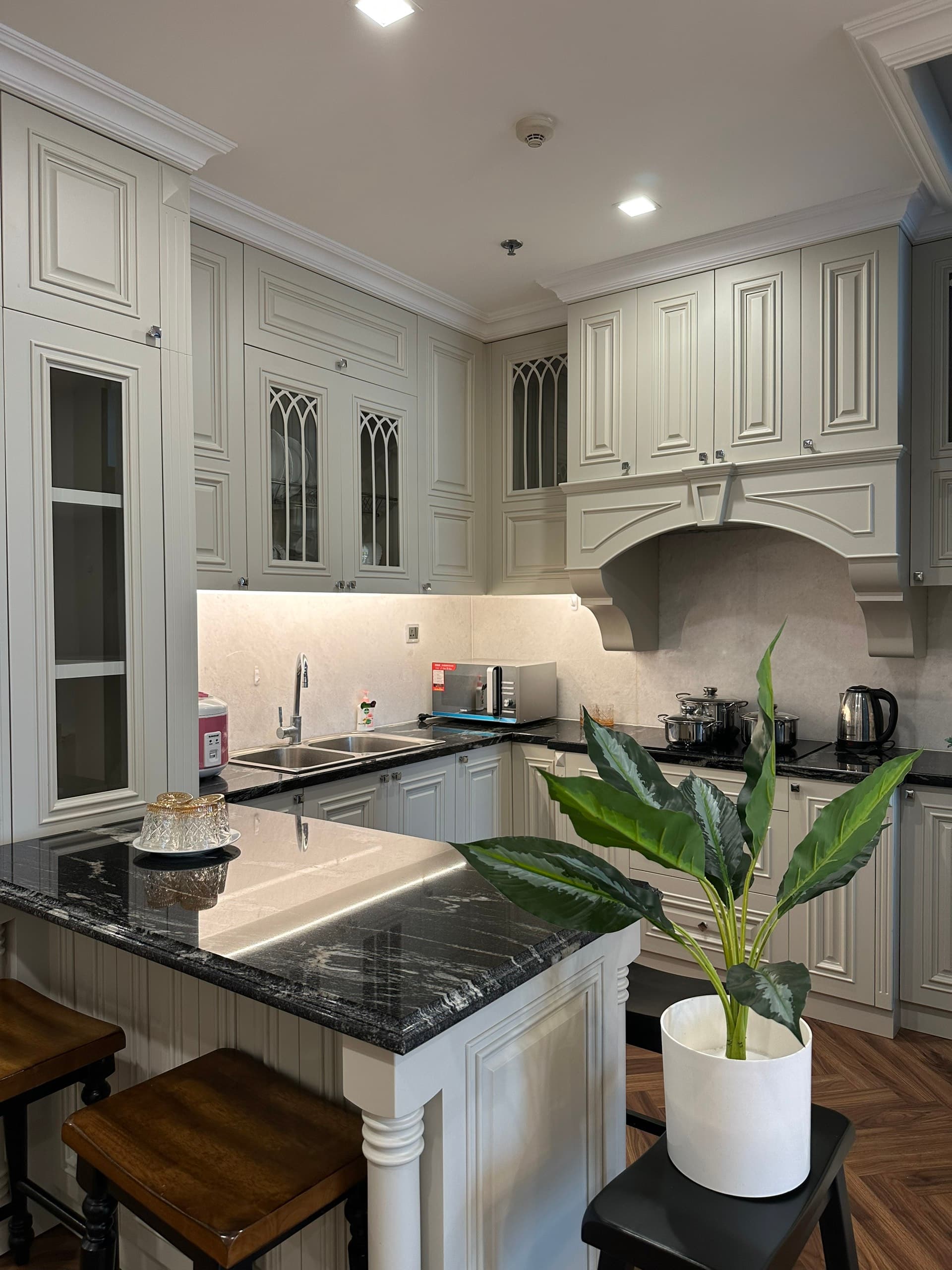 High-Rise Metropolis 3 Bedroom in Ba Dinh