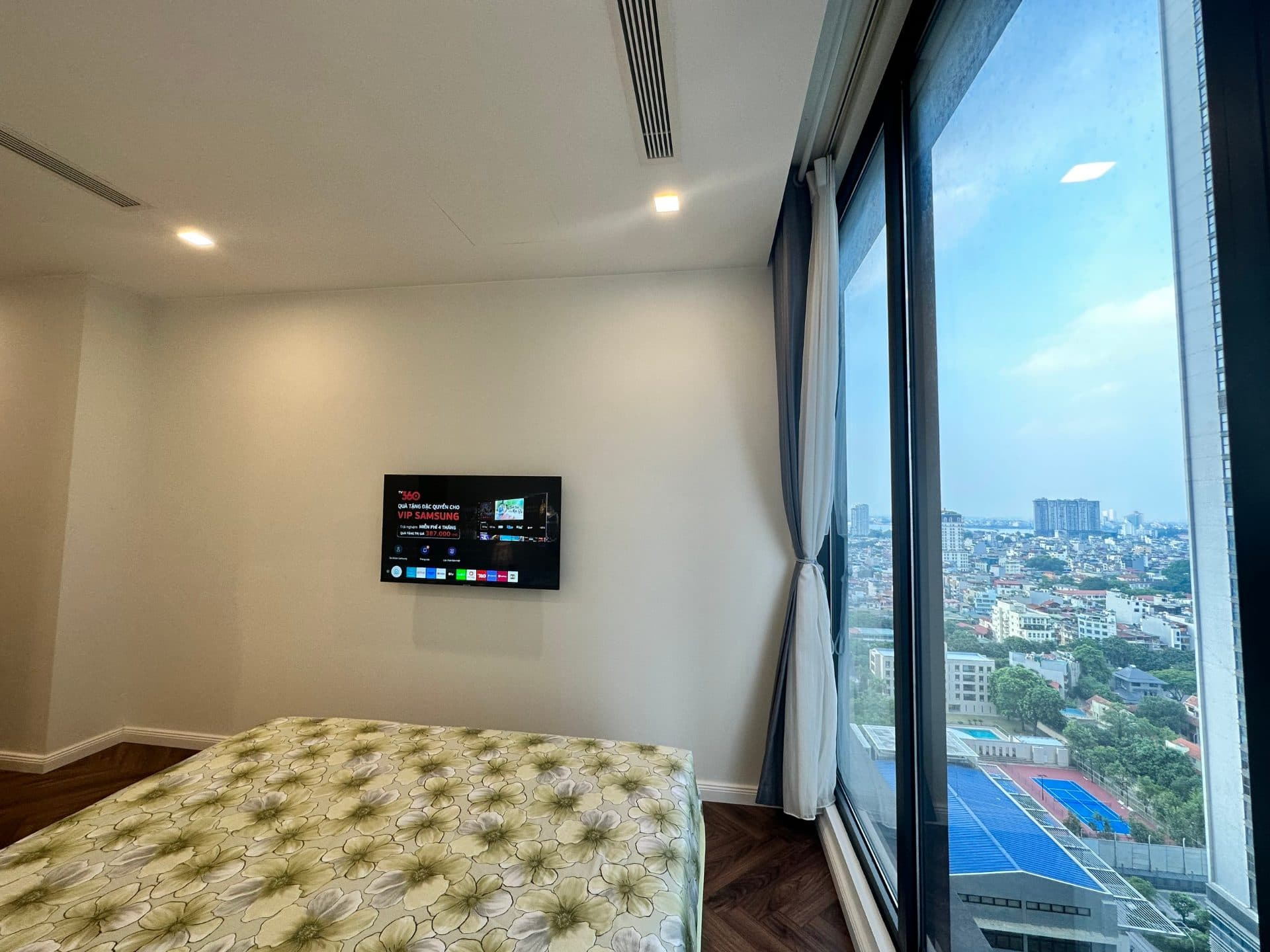High-Rise Metropolis 3 Bedroom in Ba Dinh 3