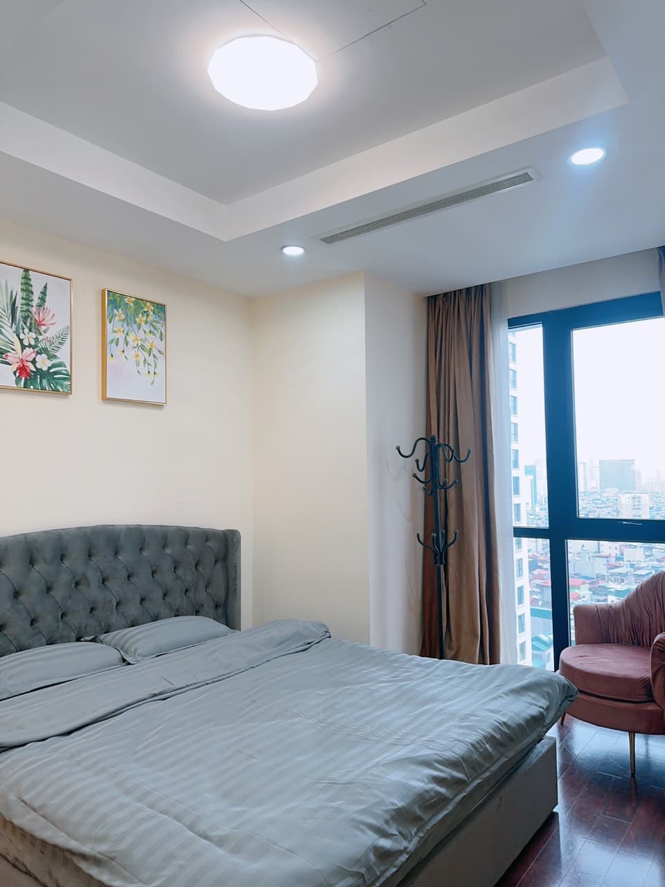 High-Rise 3 Bedrooms in Royal City 3