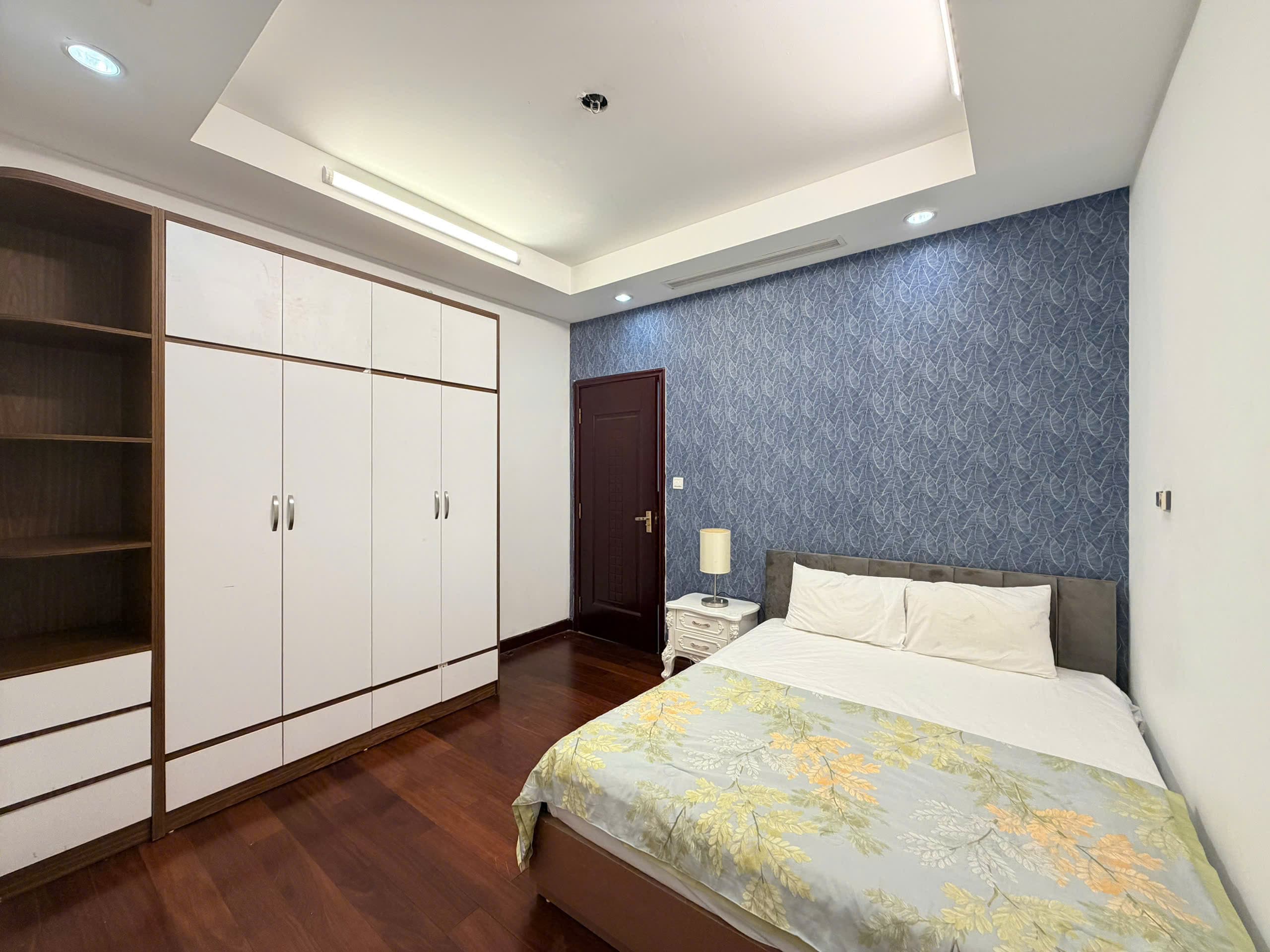 High-Floor 2 Bedrooms in Royal City 3