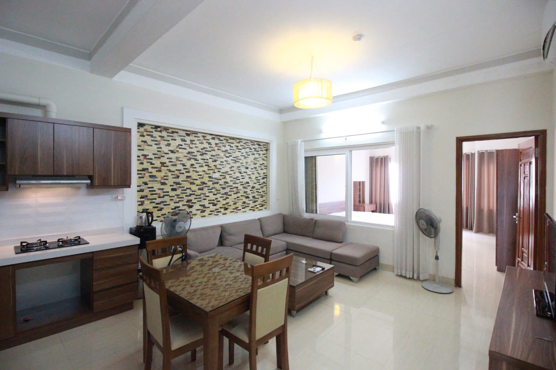 Comfortable 1 Bedroom Apartment on 275 Au Co