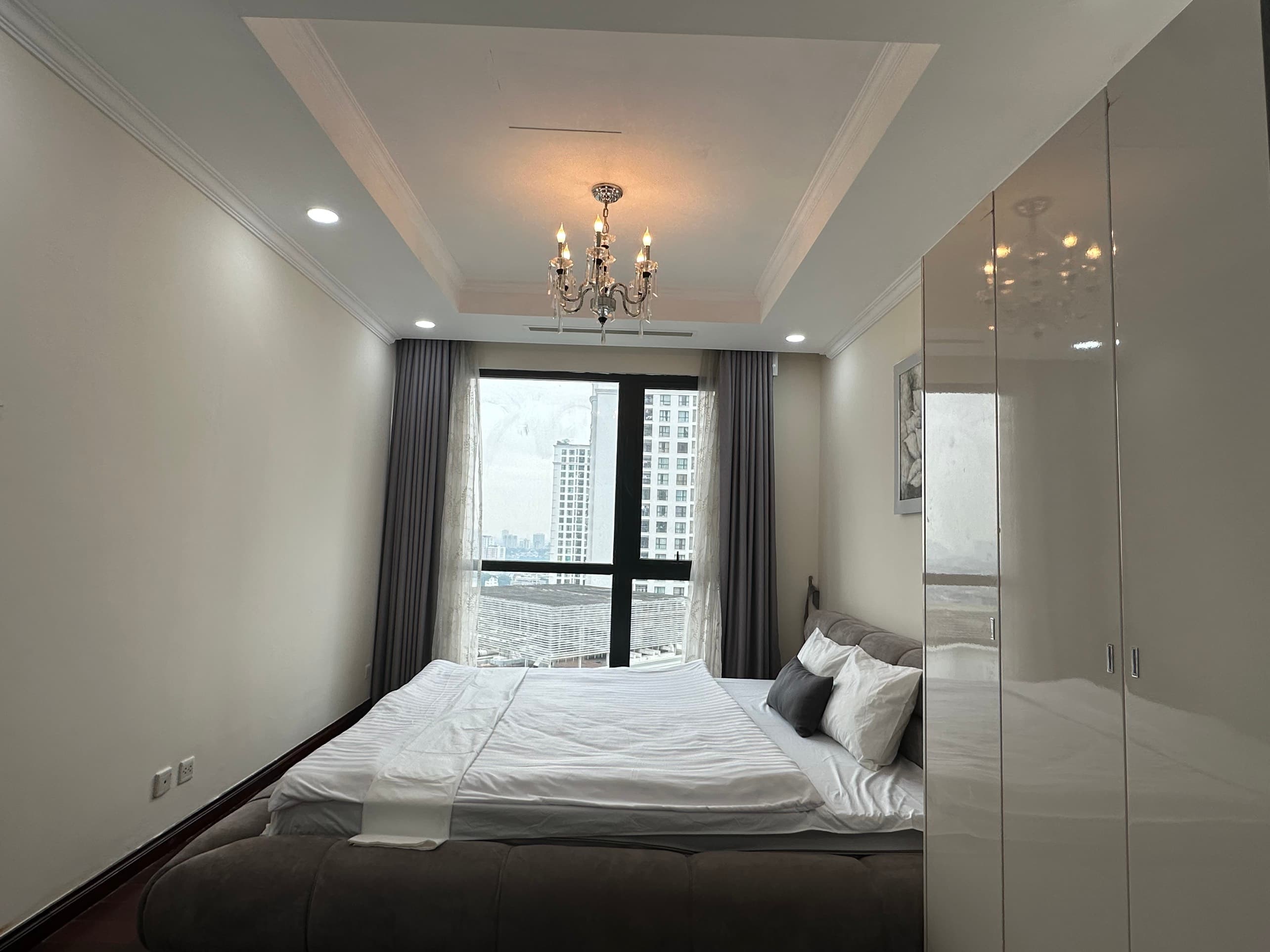 Modern-Styled 2 Bedrooms in Royal City 3