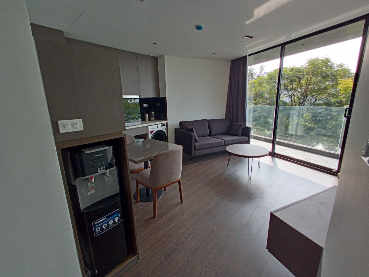 Lakefront Modern 1 Bedroom Apartment in Truc Bach, Ba dinh