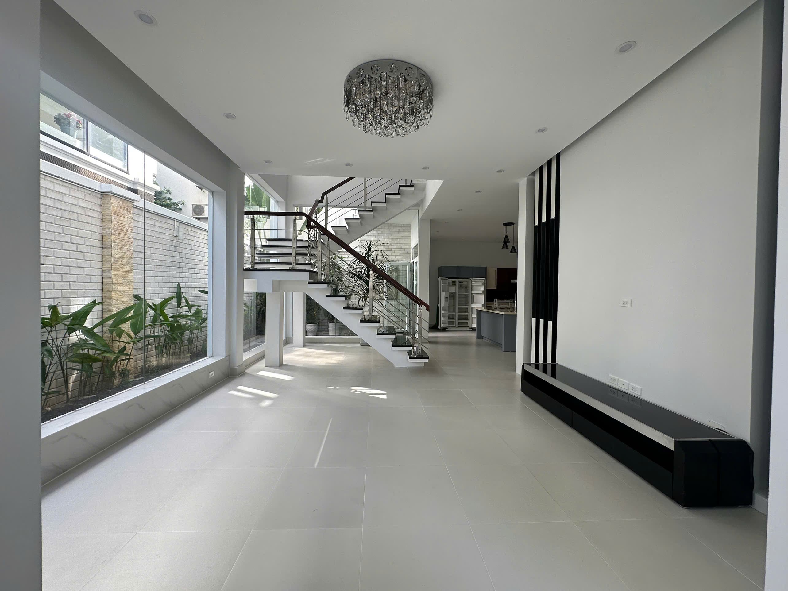 Stylish 3-Storey Villa in Ciputra