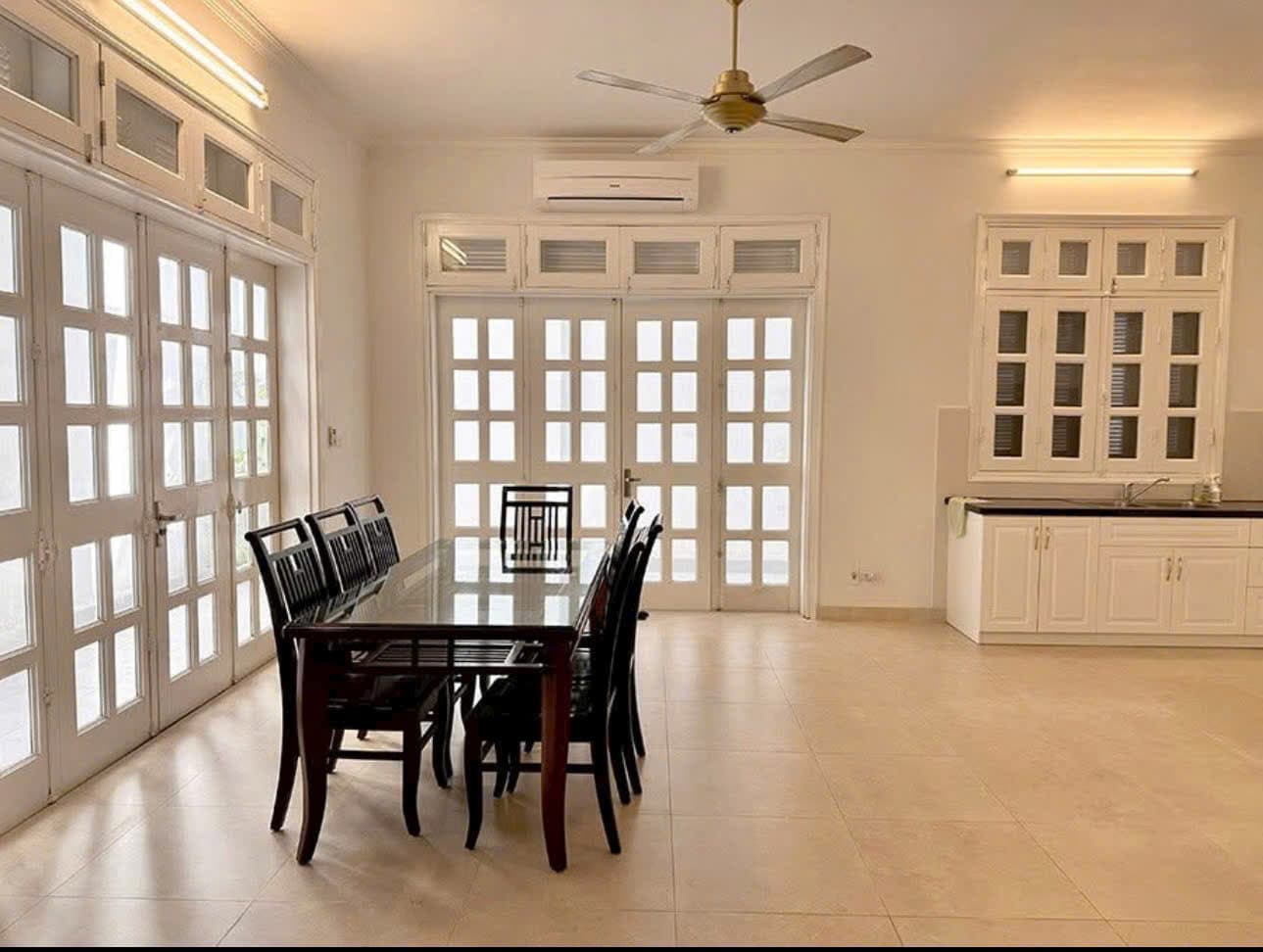 Elegant 4-Bedroom House in Ciputra 3