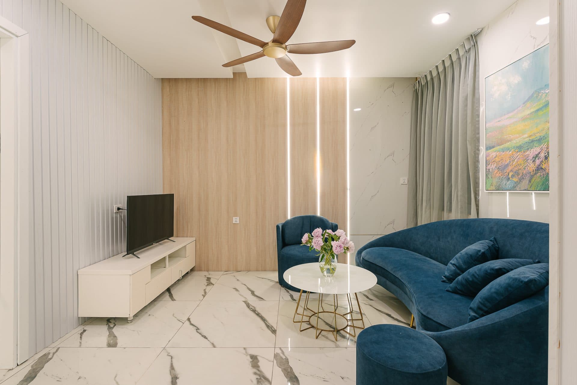 Well Decorated 2 Bedroom Apartment in An Duong, Tay Ho 2