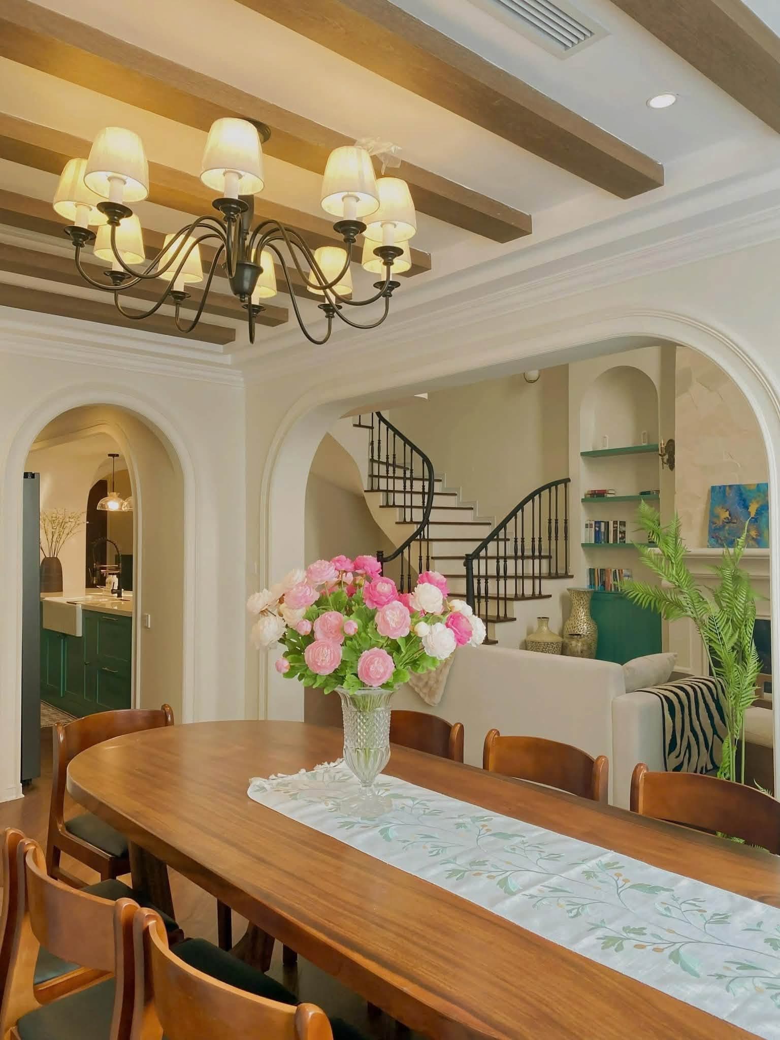 Charming 3 Bedroom Duplex Penthouse at Iris Garden, Tran Huu Duc 3