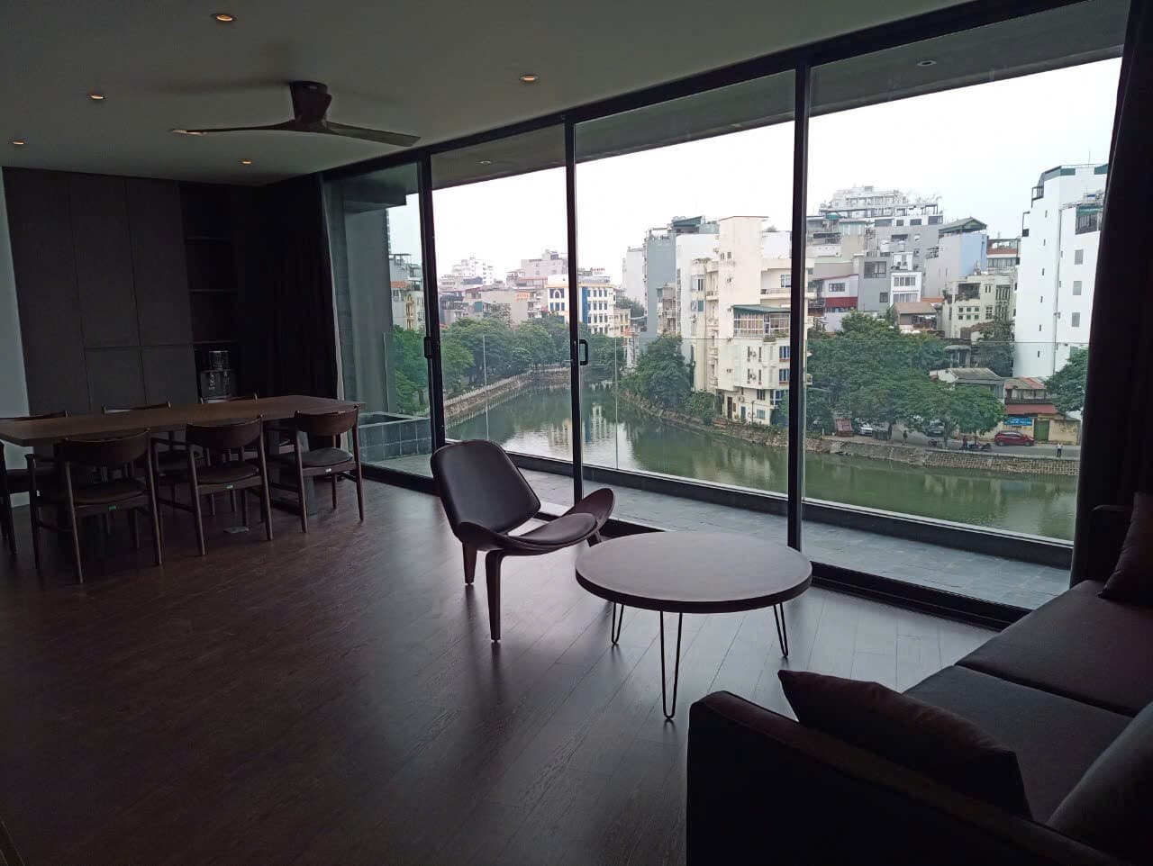 Lake View 2-Bed Apartment in Truc Bach, Ba Dinh 2