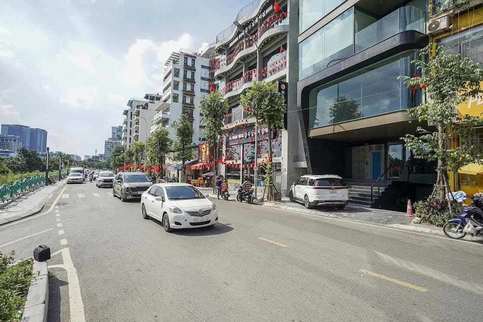 Luxury Commercial Space on Xuan Dieu, Tay Ho