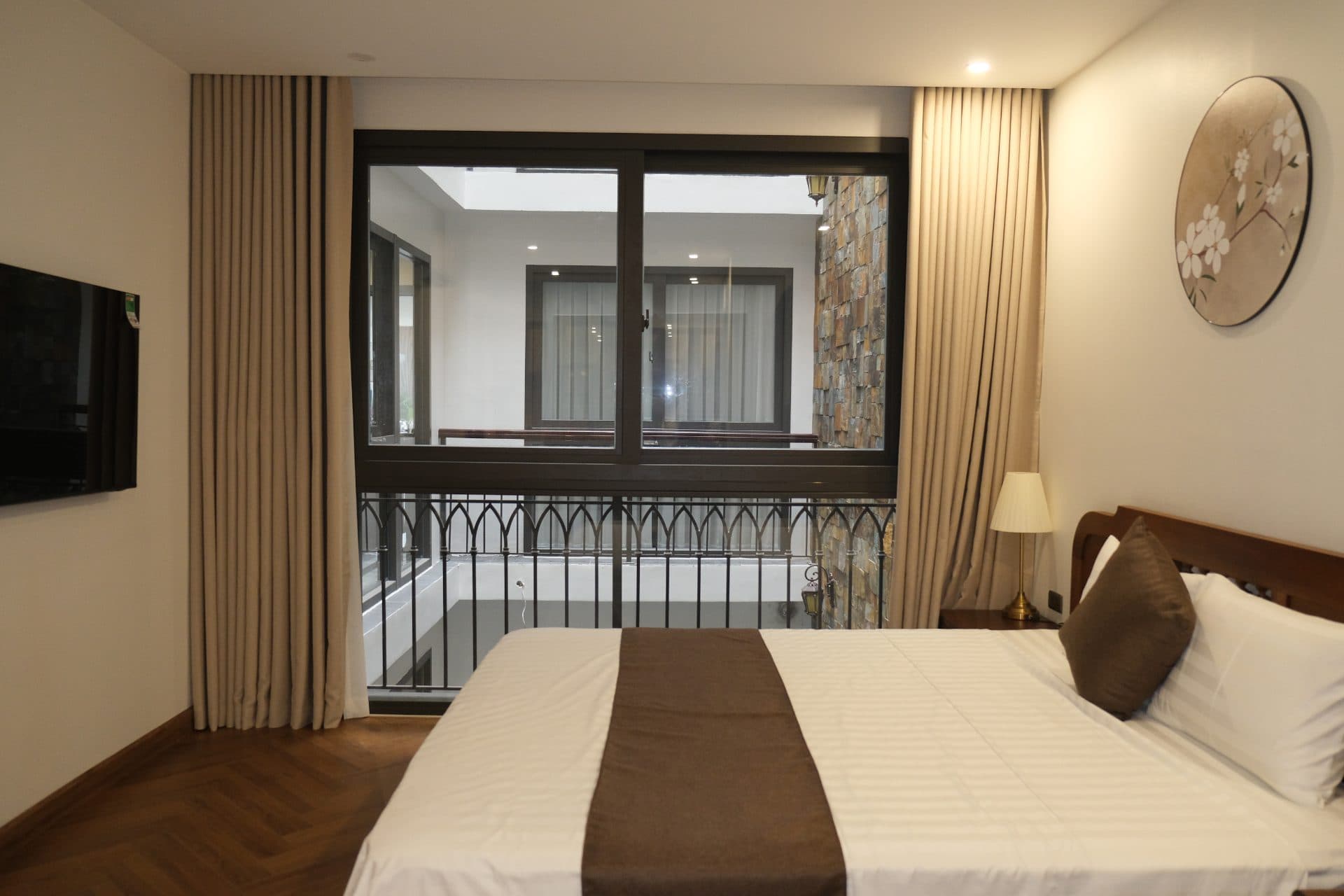 Pleasant studio on Xuan Dieu street