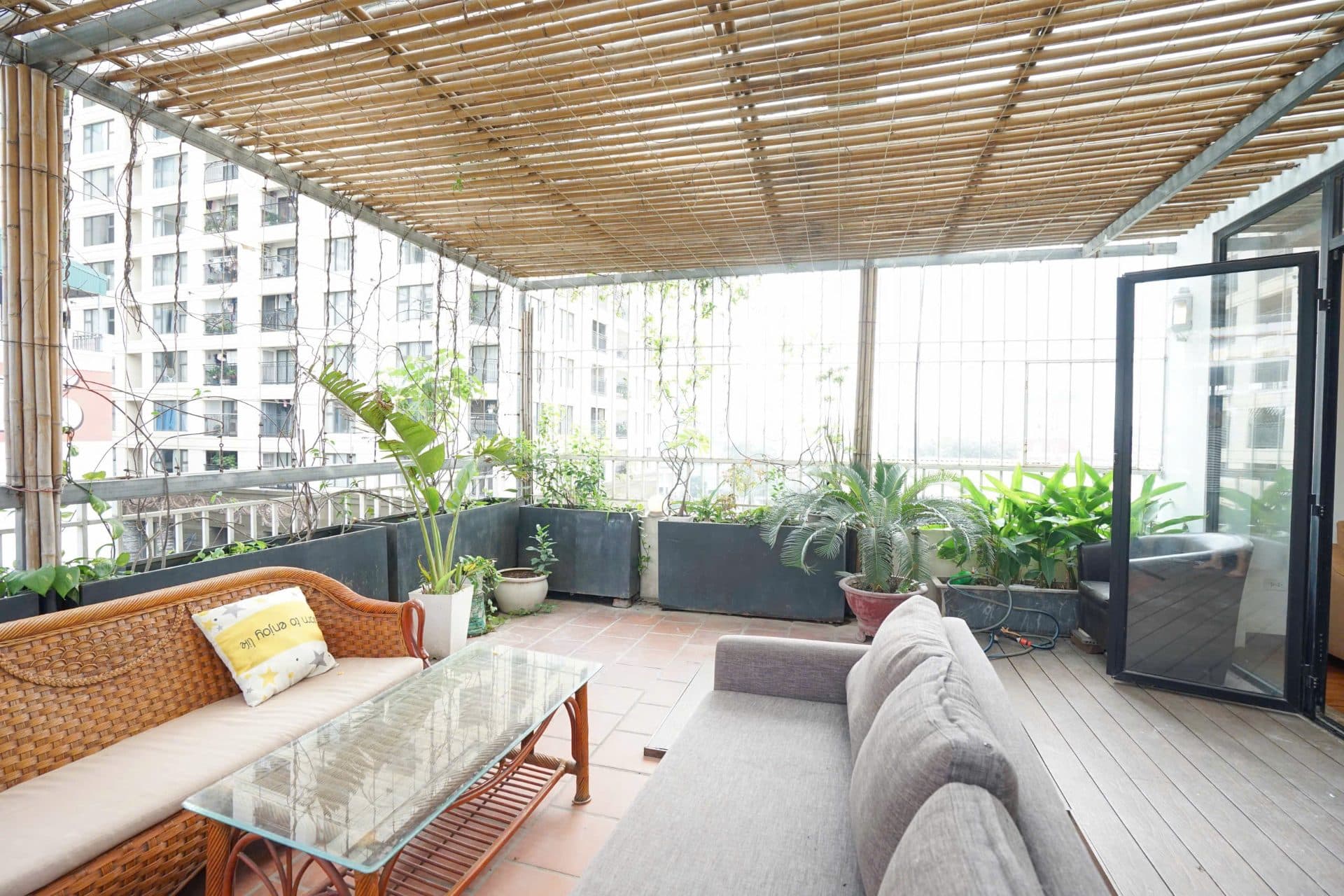 Bright 3 bedroom apartment in Dang Thai Mai 2