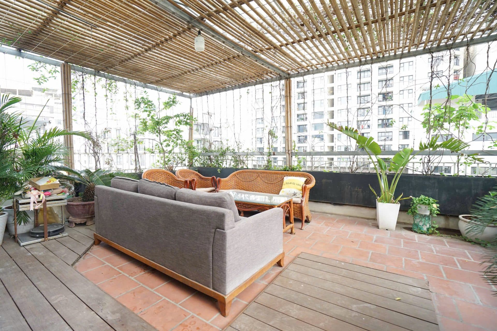 Bright 3 bedroom apartment in Dang Thai Mai 3