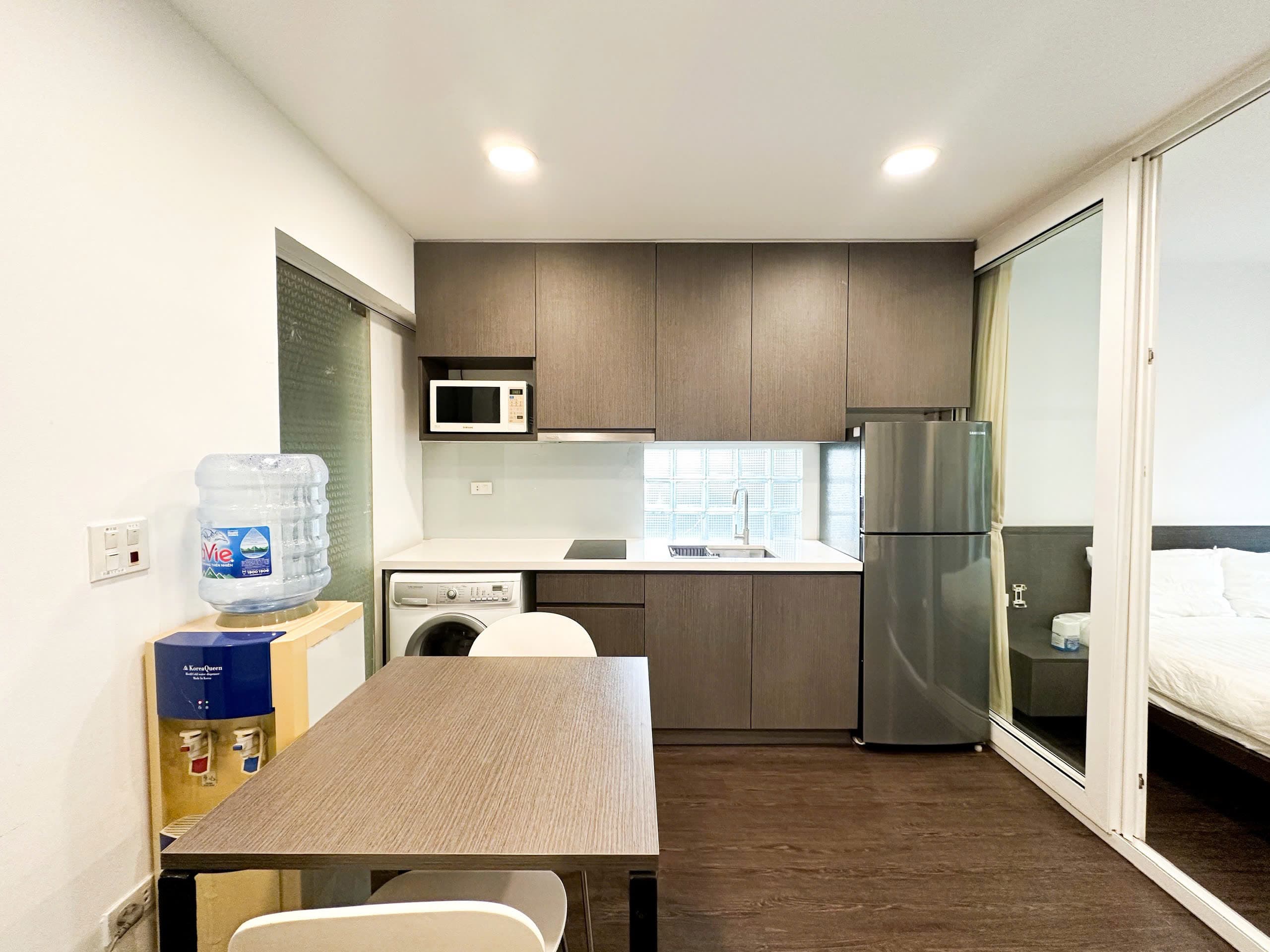 Peaceful 1 Bedroom Apartment on To Ngoc Van 3