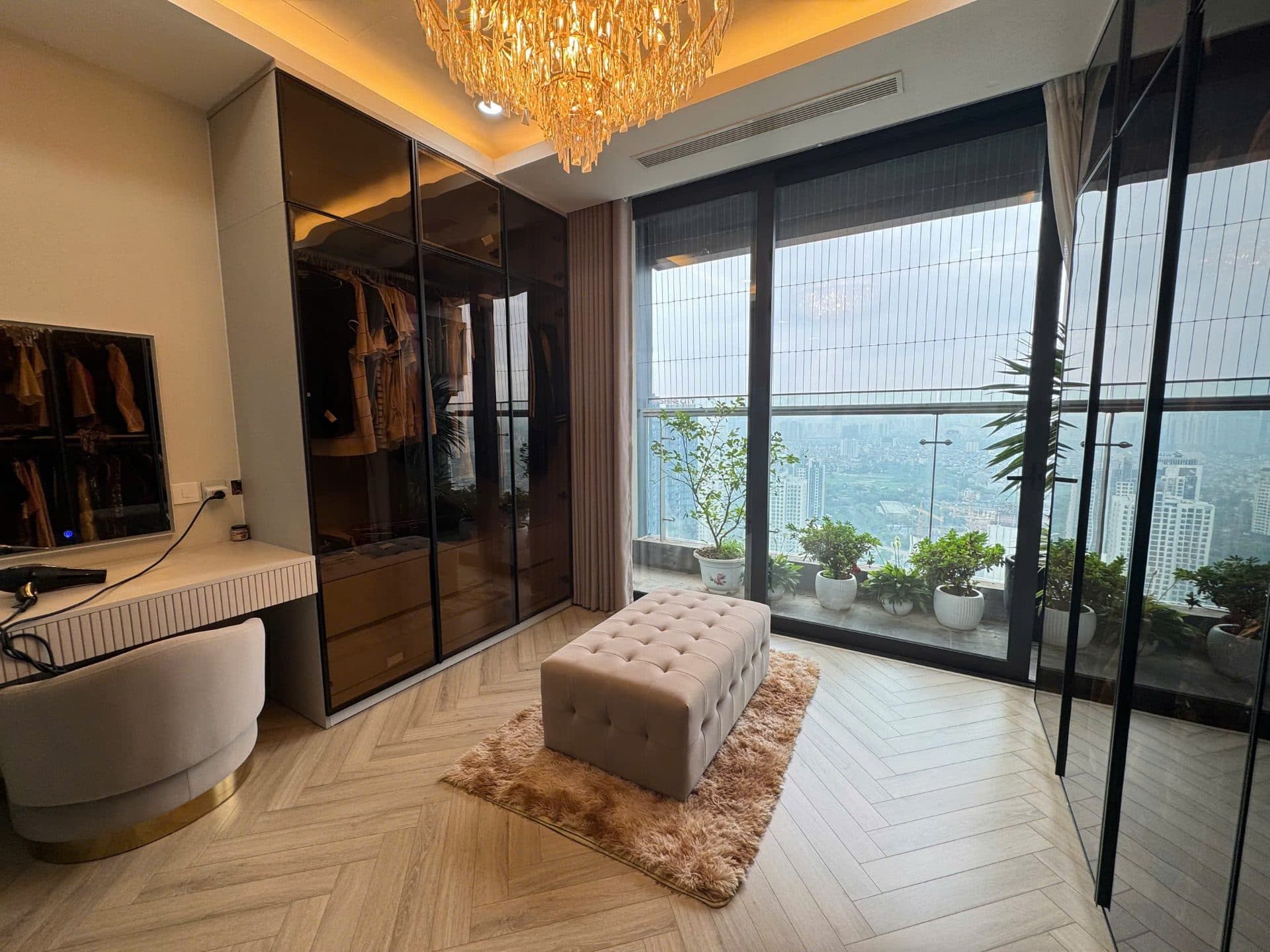 Luxury Duplex in Sunshine City