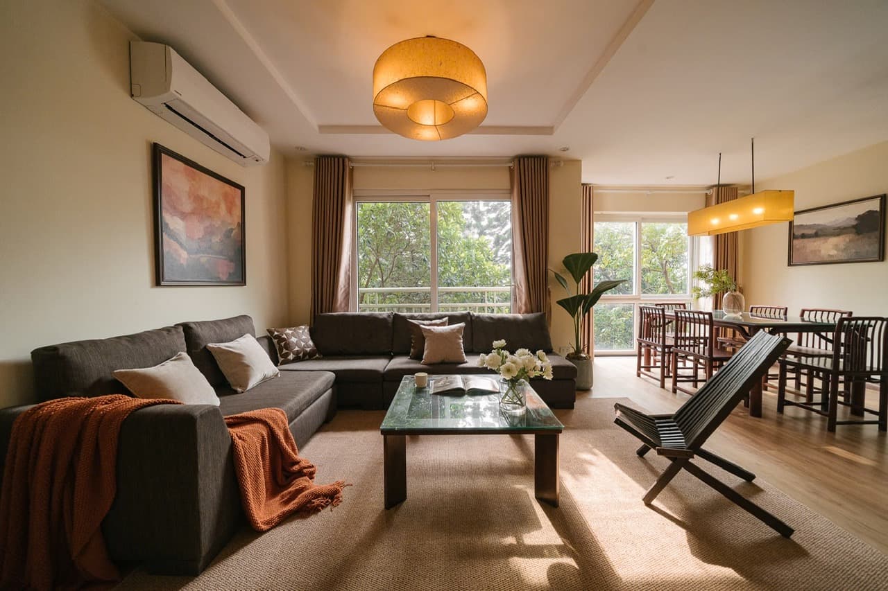 Bright 2-Bedroom Apartment for Rent on Dang Thai Mai, Tay Ho