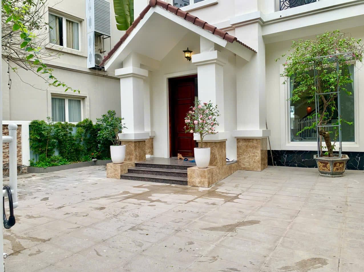 Riverside 3-Bedroom Villa for Rent at Hoa Sua 11, Vinhomes Riverside