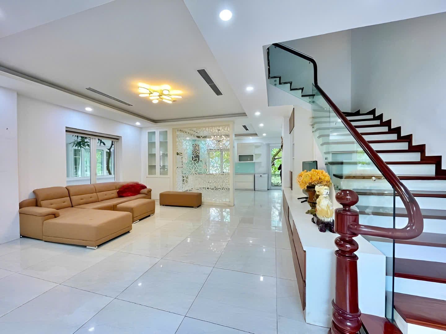 3-Bedroom Villa for Rent at Hoa Sua 03, Vinhomes Riverside – 200m² with Basement