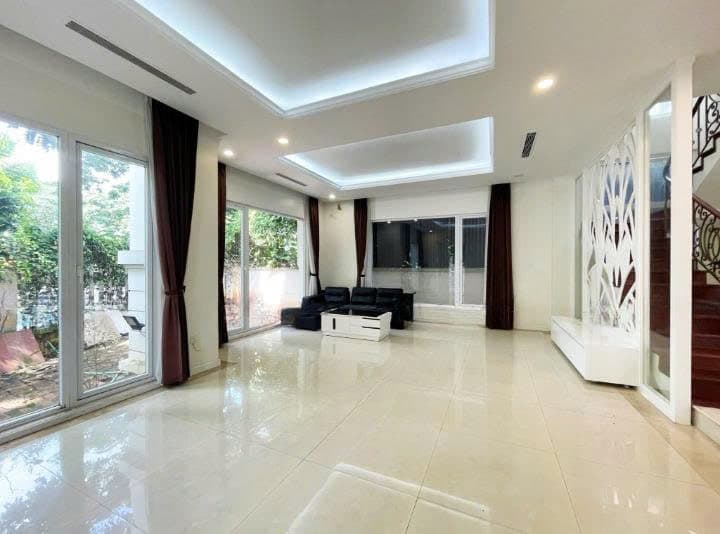 3–4 Bedroom Detached Villa for Rent at Hoa Sua 02, Vinhomes Riverside – 250m² with Basement
