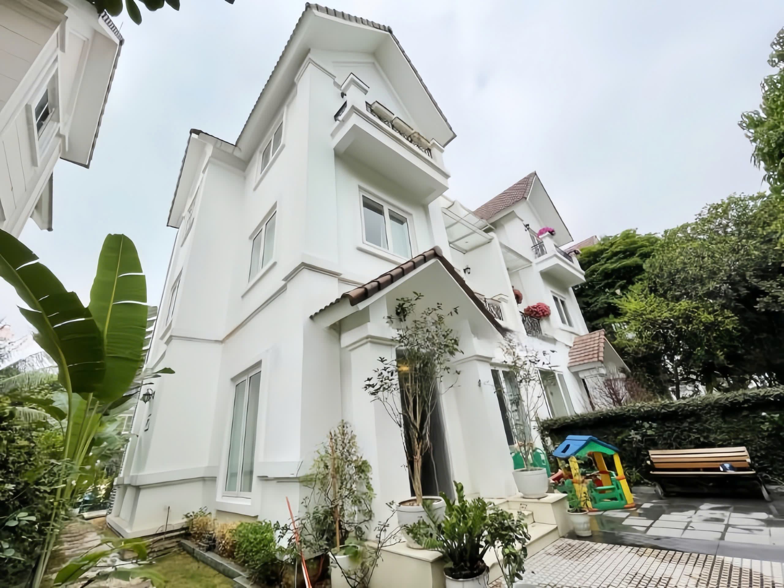 3-Bedroom River-View Villa for Rent at Bang Lang 05, Vinhomes Riverside
