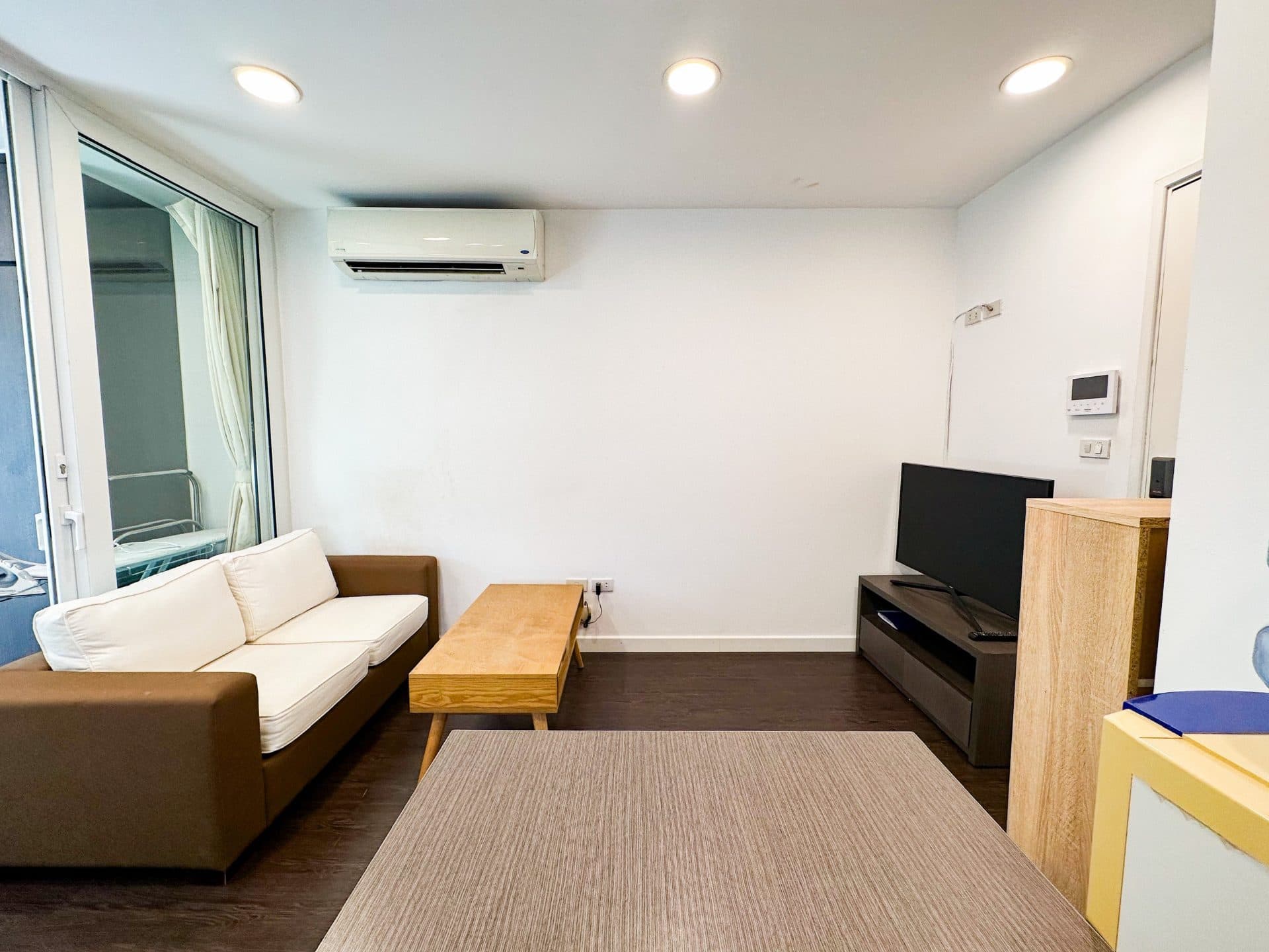 1-Bedroom Apartment on To Ngoc Van, Tây Hồ