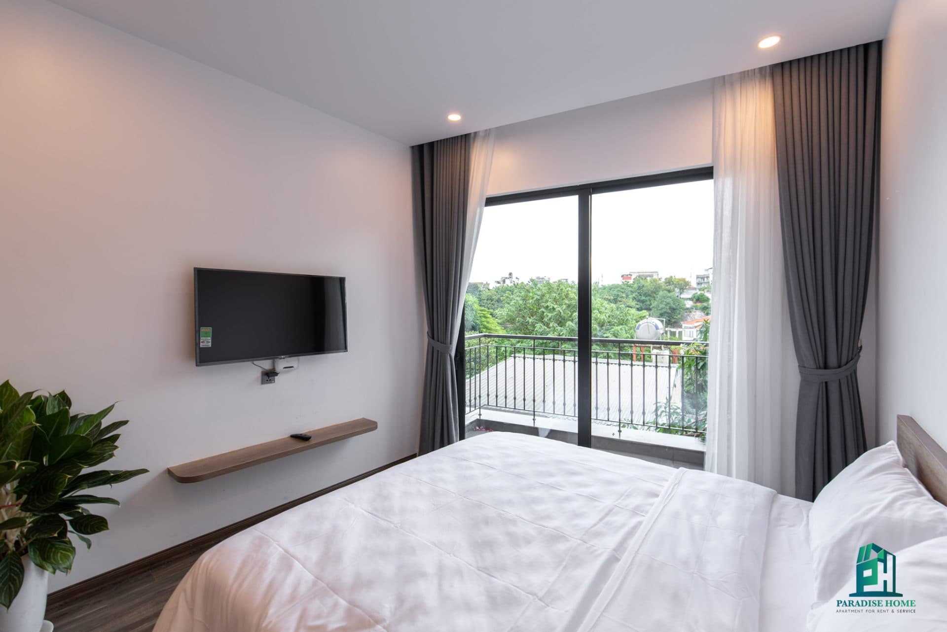 Lake View Studio Apartment for Rent in Tu Hoa, Tay Ho – 45m² with Balcony