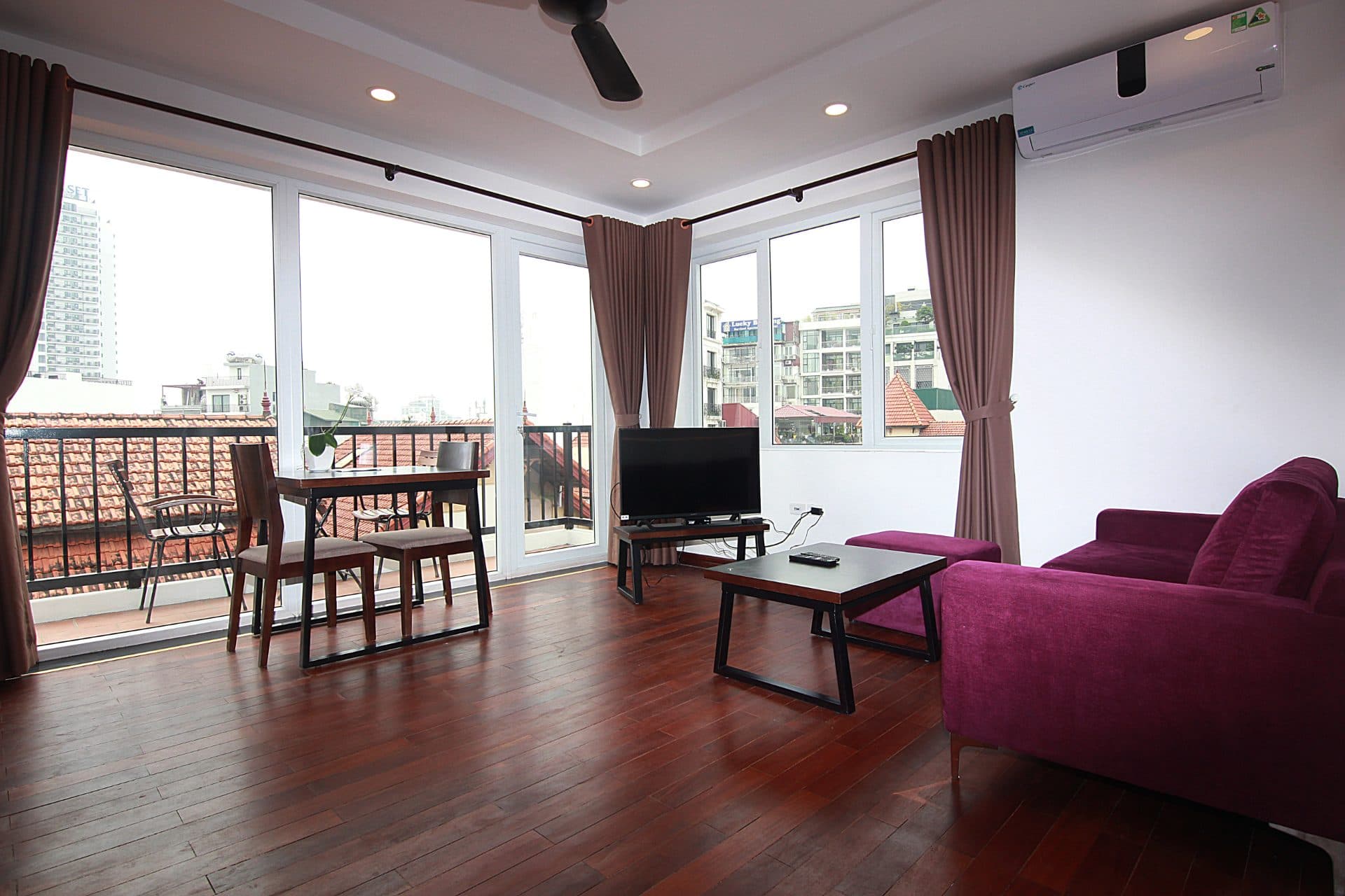 Balcony 1-Bed Apartment for Rent in West Lake, Hanoi