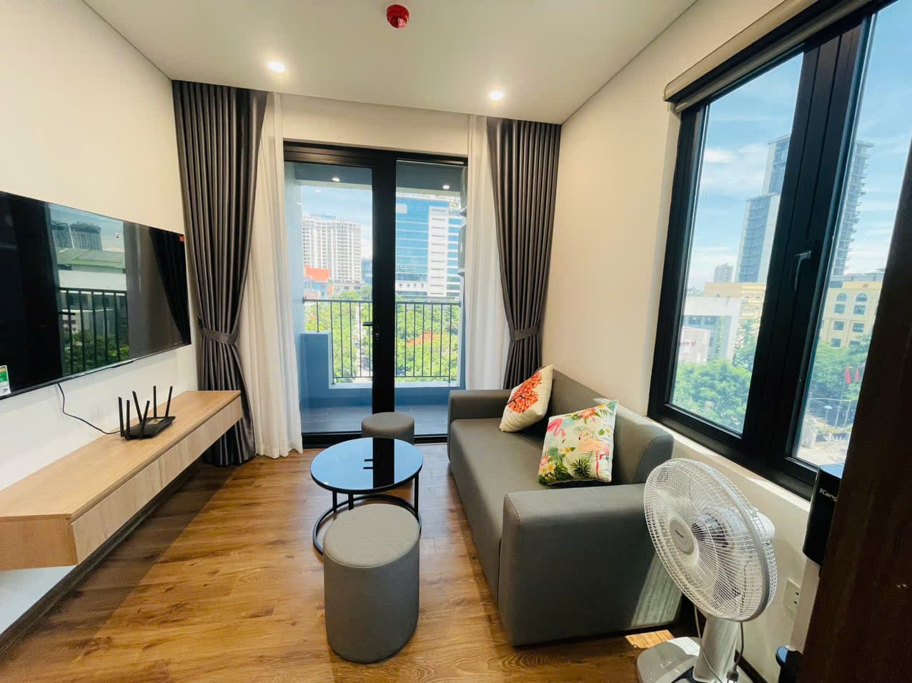 1-Bedroom Serviced Apartment for Rent on Lac Long Quan, Tay Ho – 14.5M VND/Month