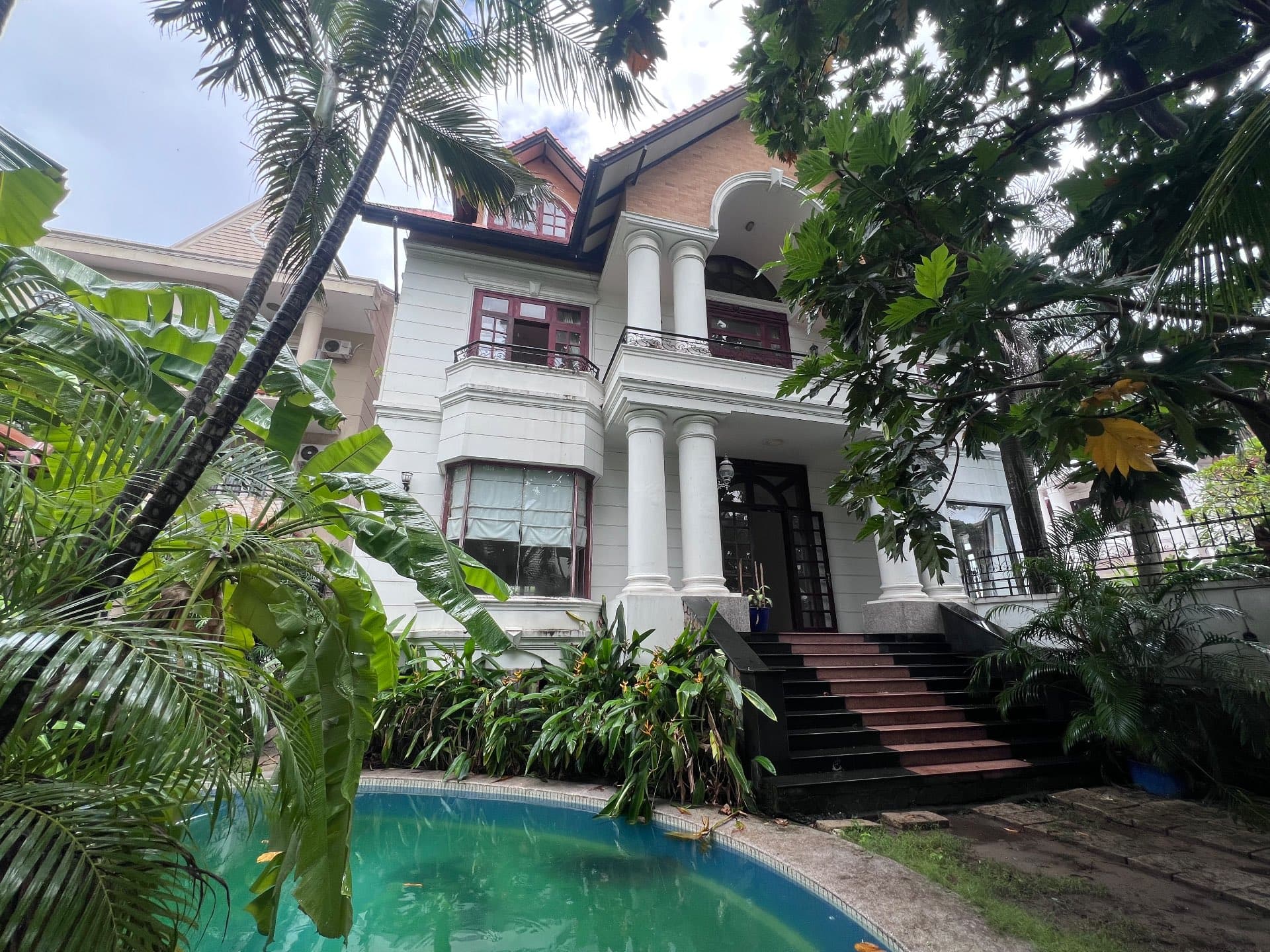 Balcony 5-Bed Villa for Rent in Quận 2, Ho Chi Minh City