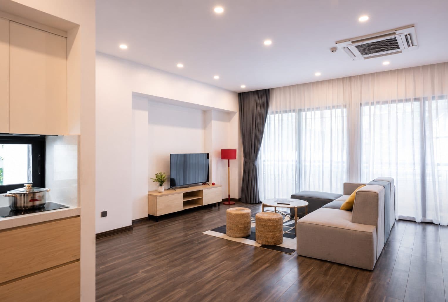 2-Bedroom Lake View Apartment for Rent in Tu Hoa, Tay Ho – 140m² with Balcony