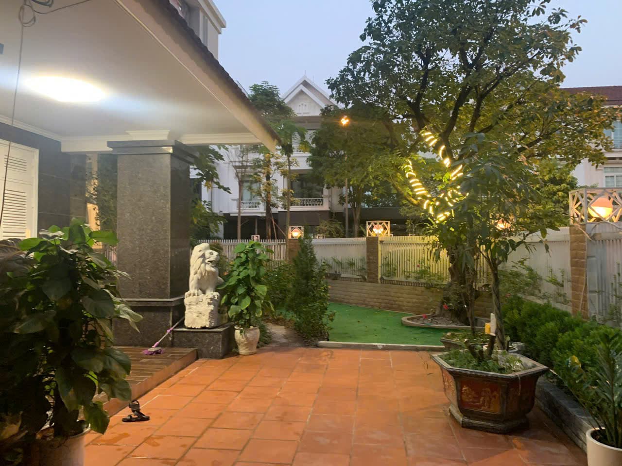 Balcony 5-Bed House for Rent in West Lake, Hanoi