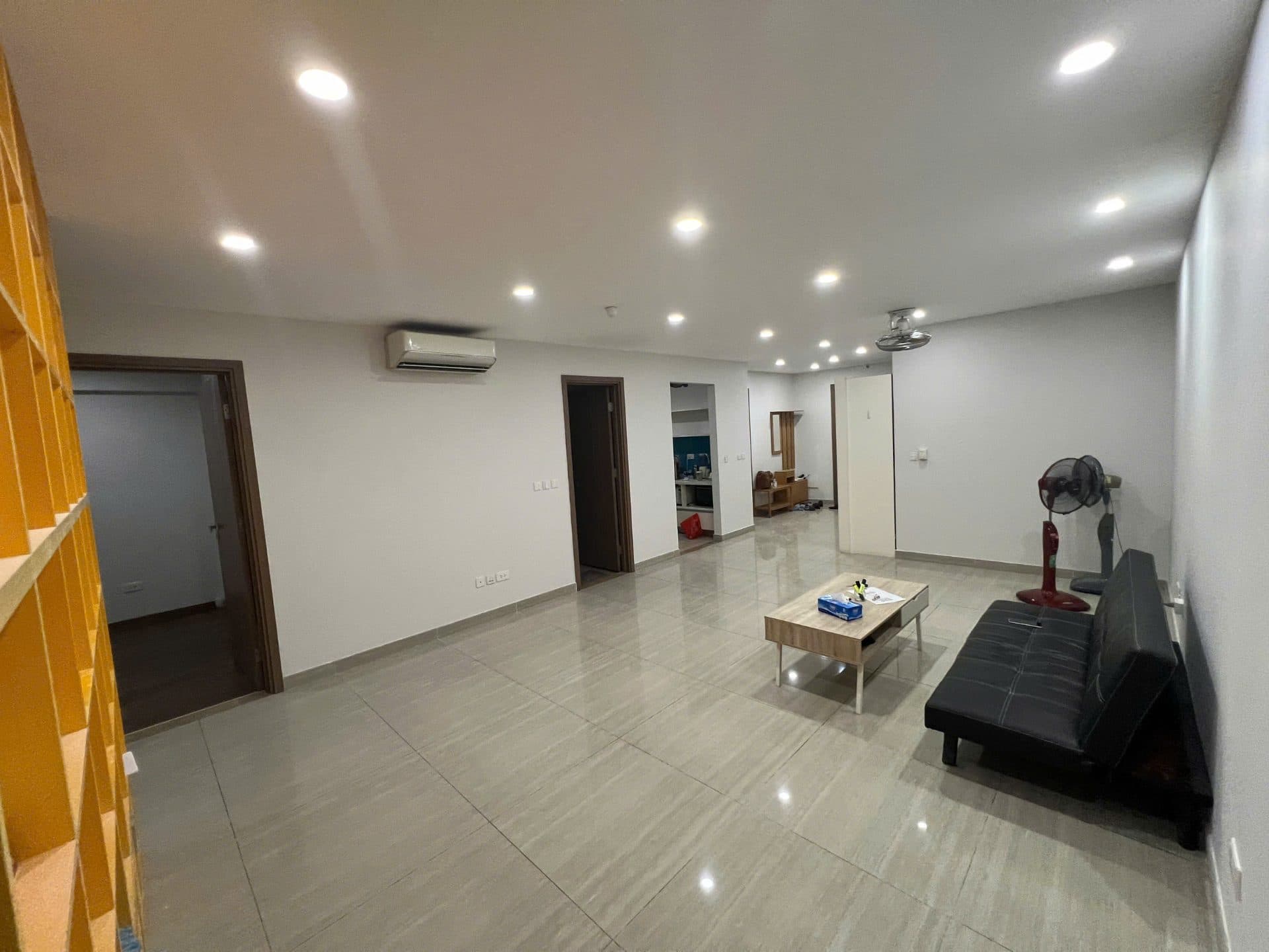 Balcony 3-Bed Apartment for Rent in West Lake, Hanoi