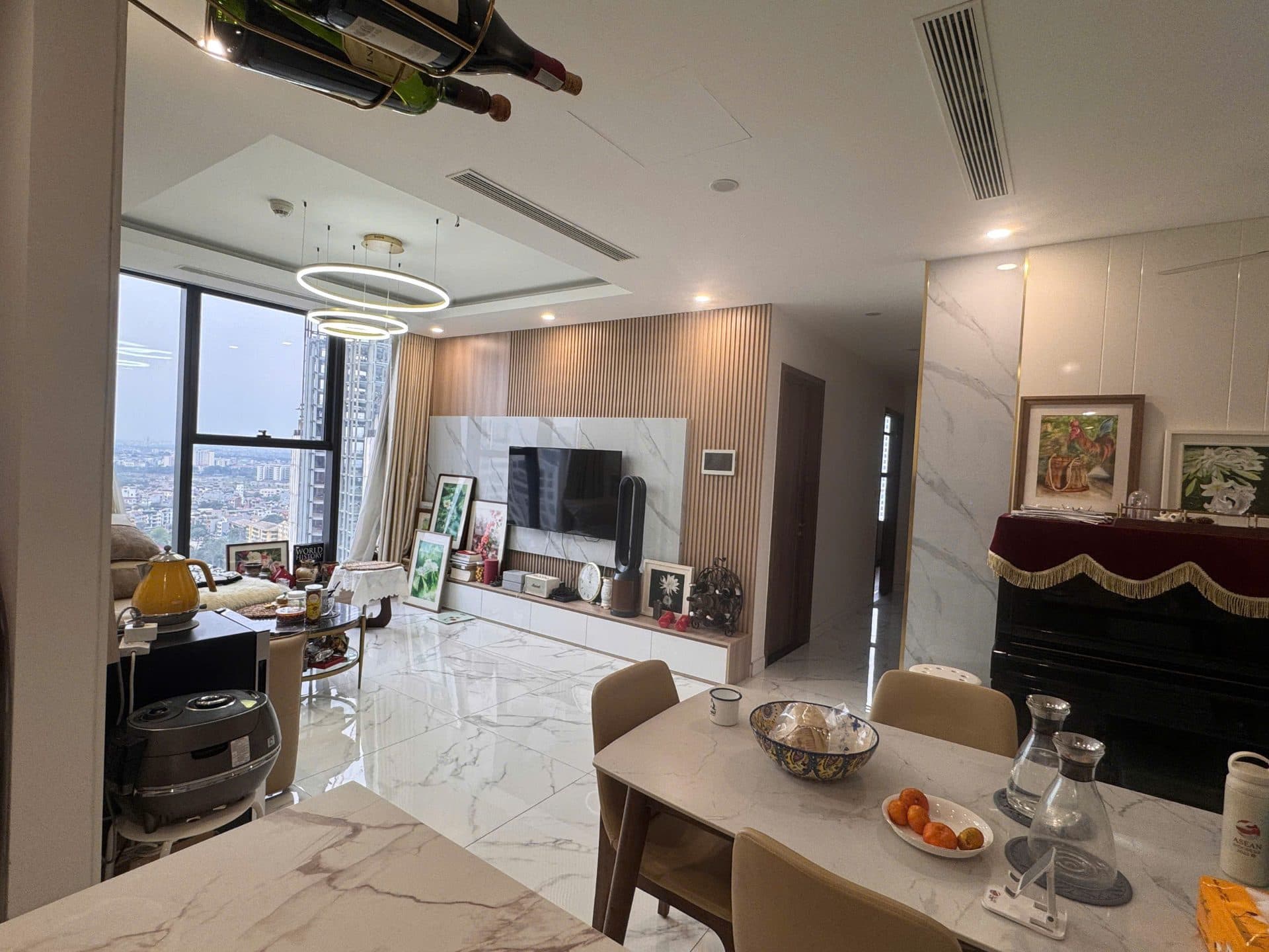 Balcony 3-Bed Apartment for Rent in West Lake, Hanoi