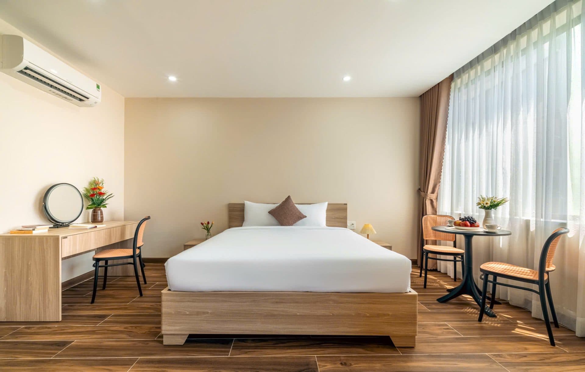 Balcony Studio for Rent in Quận Sơn Trà, Da Nang