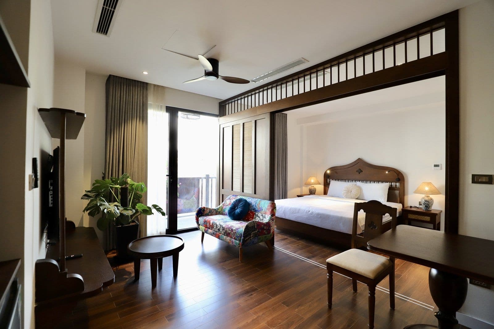 1-Bedroom Apartment with Balcony on Lạc Chính, Ba Đình