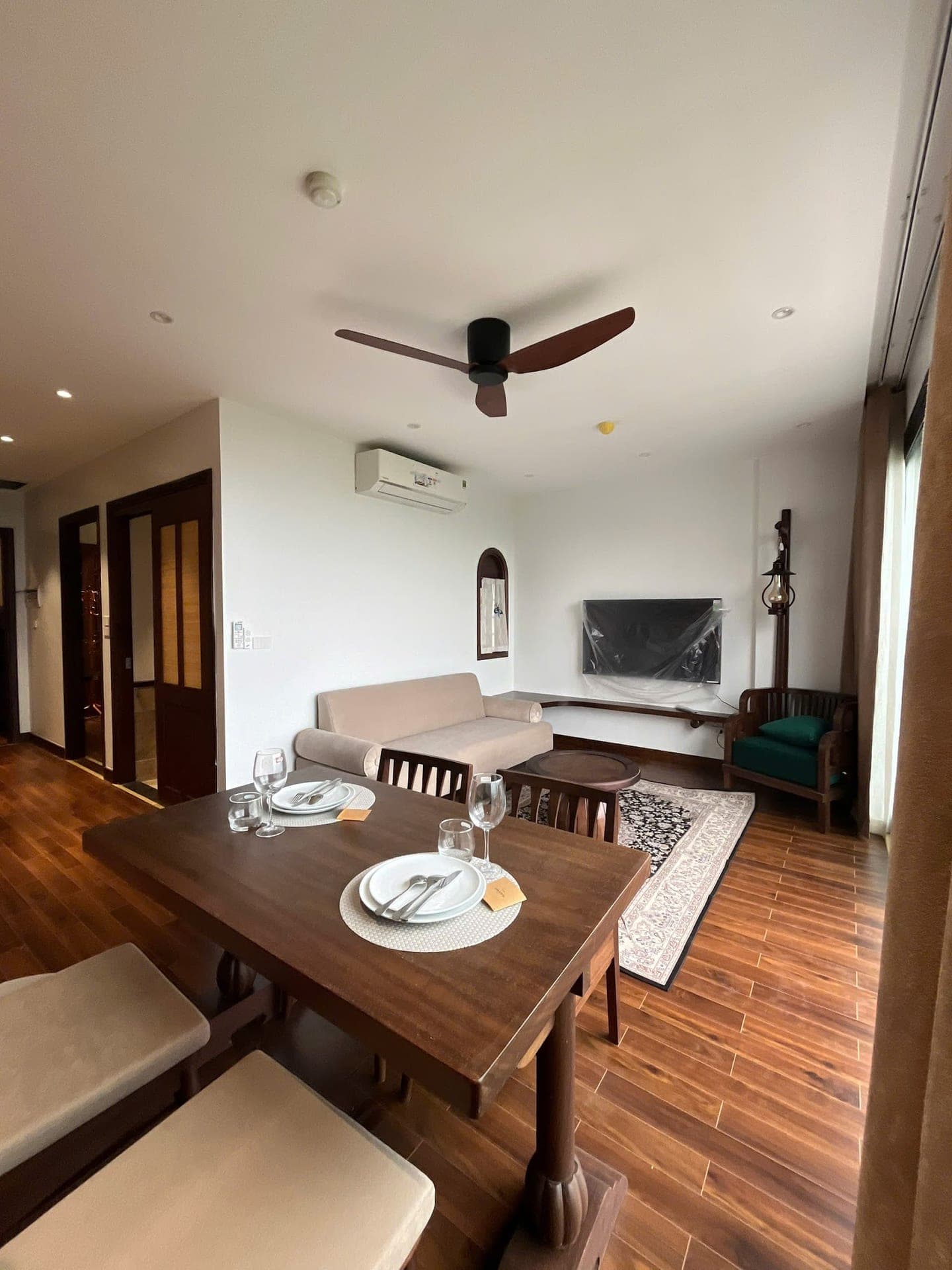 Indochine 2-Bedroom Apartment in Tây Hồ · 11/8 Tu Hoa 2