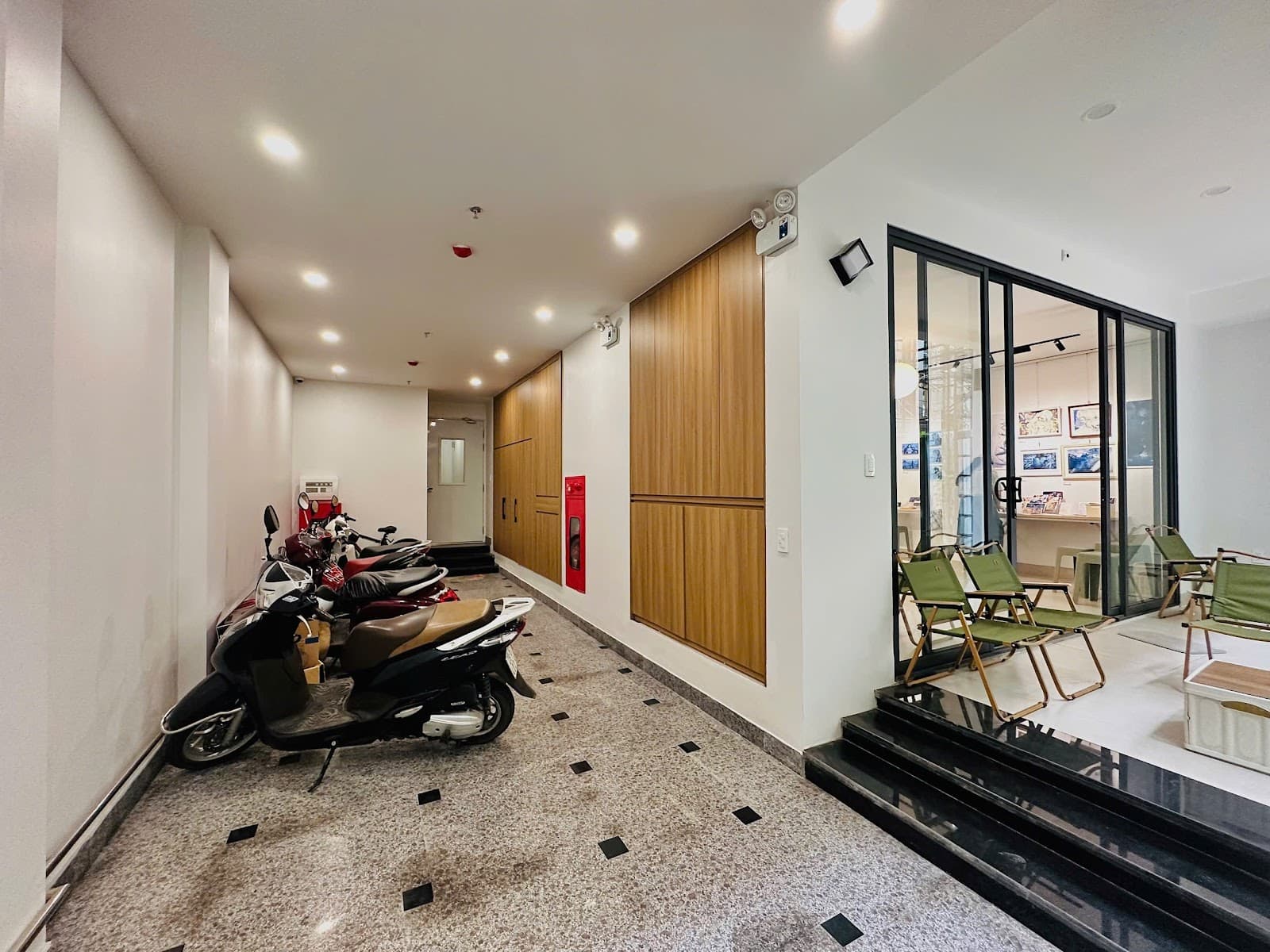 Cozy 1-Bedroom Apartment with Balconyon 58 Tu Hoa, Tây Hồ 2