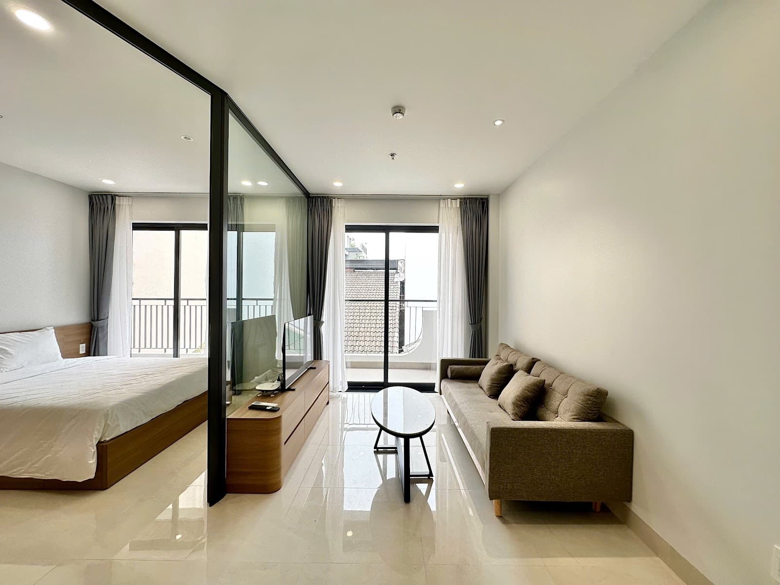 Cozy 1-Bedroom Apartment with Balconyon 58 Tu Hoa, Tây Hồ