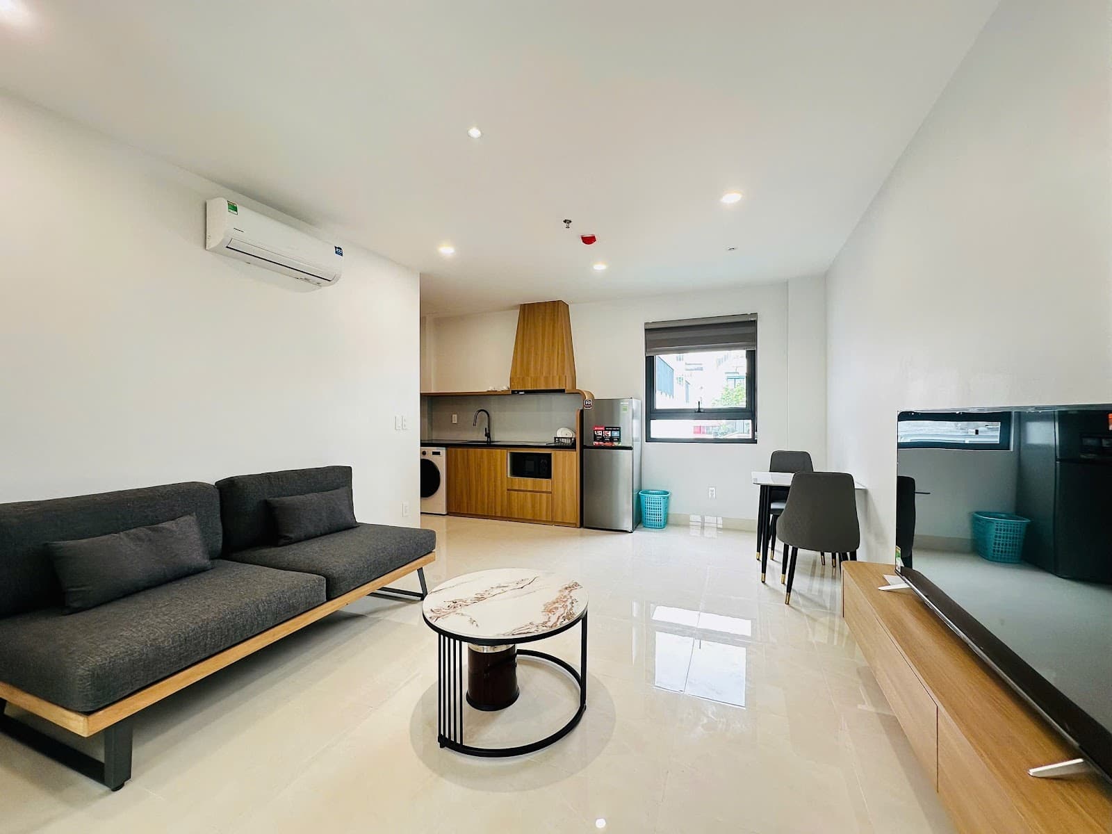 New 1-Bedroom Apartment with Balcony on Tu Hoa, Tây Hồ · Unit 402 2