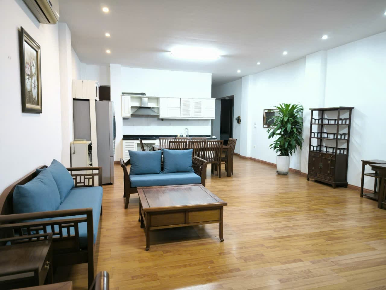 Homely 3-Bedroom Apartment, in Tran Vu Truc Bach