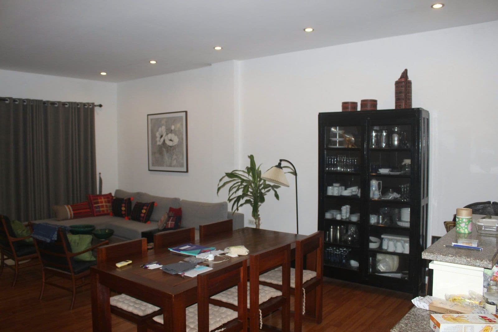 Huge 3-Bedroom Apartment in Tran Vu, Truc Bach · Ref 44DDAF