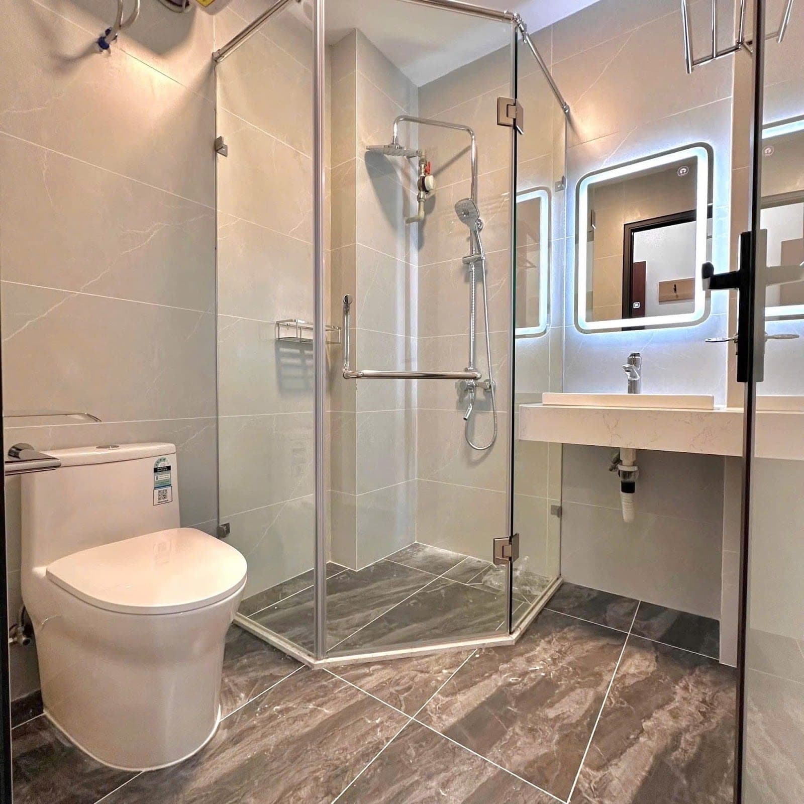 Modernized Balcony 1-Bed Apartment in Tây Hồ · TRỊNH CÔNG SƠN (Unit 401) 2