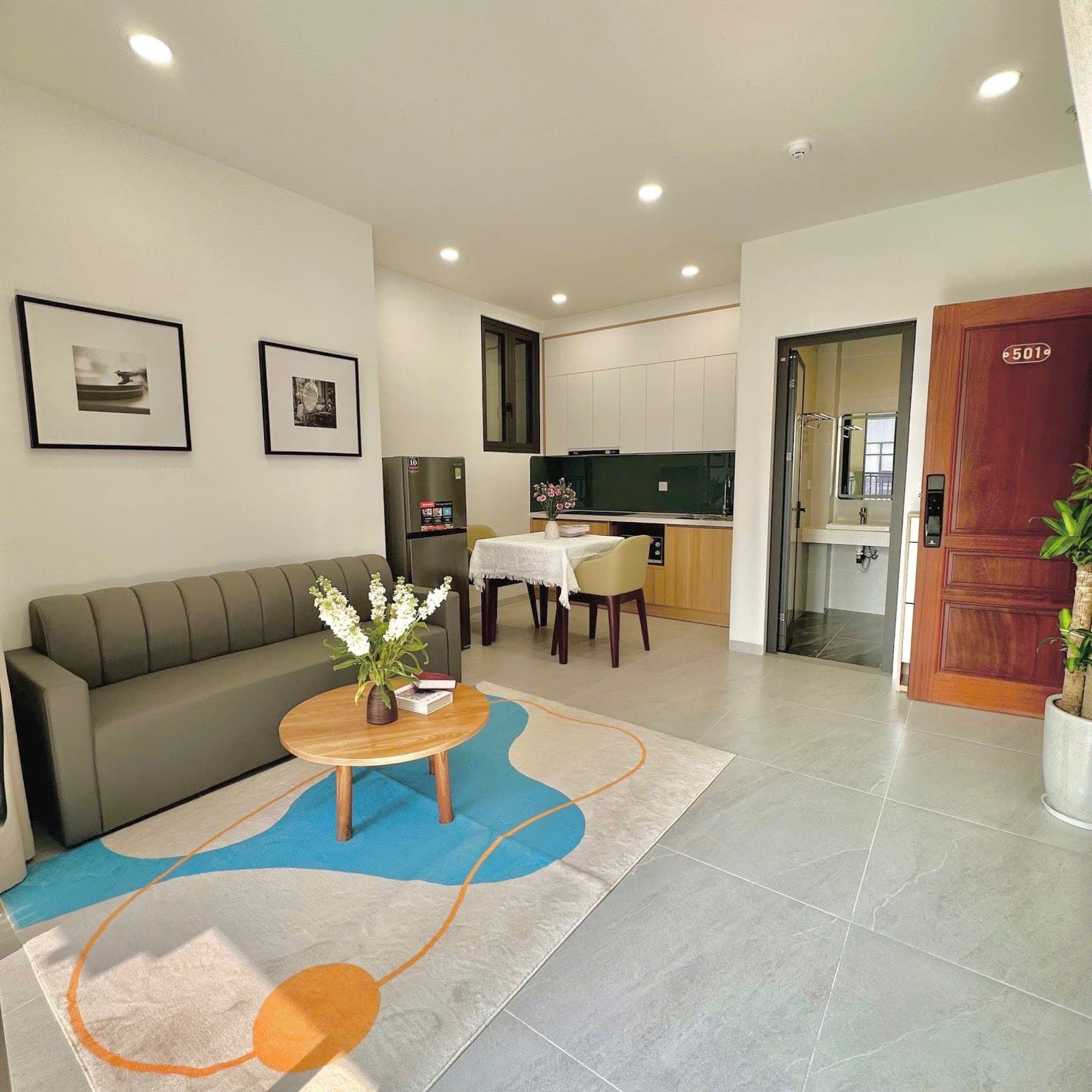 Modernized 1-Bedroom Apartment with Balcony in Tây Hồ · TRỊNH CÔNG SƠN (Unit 401) 2