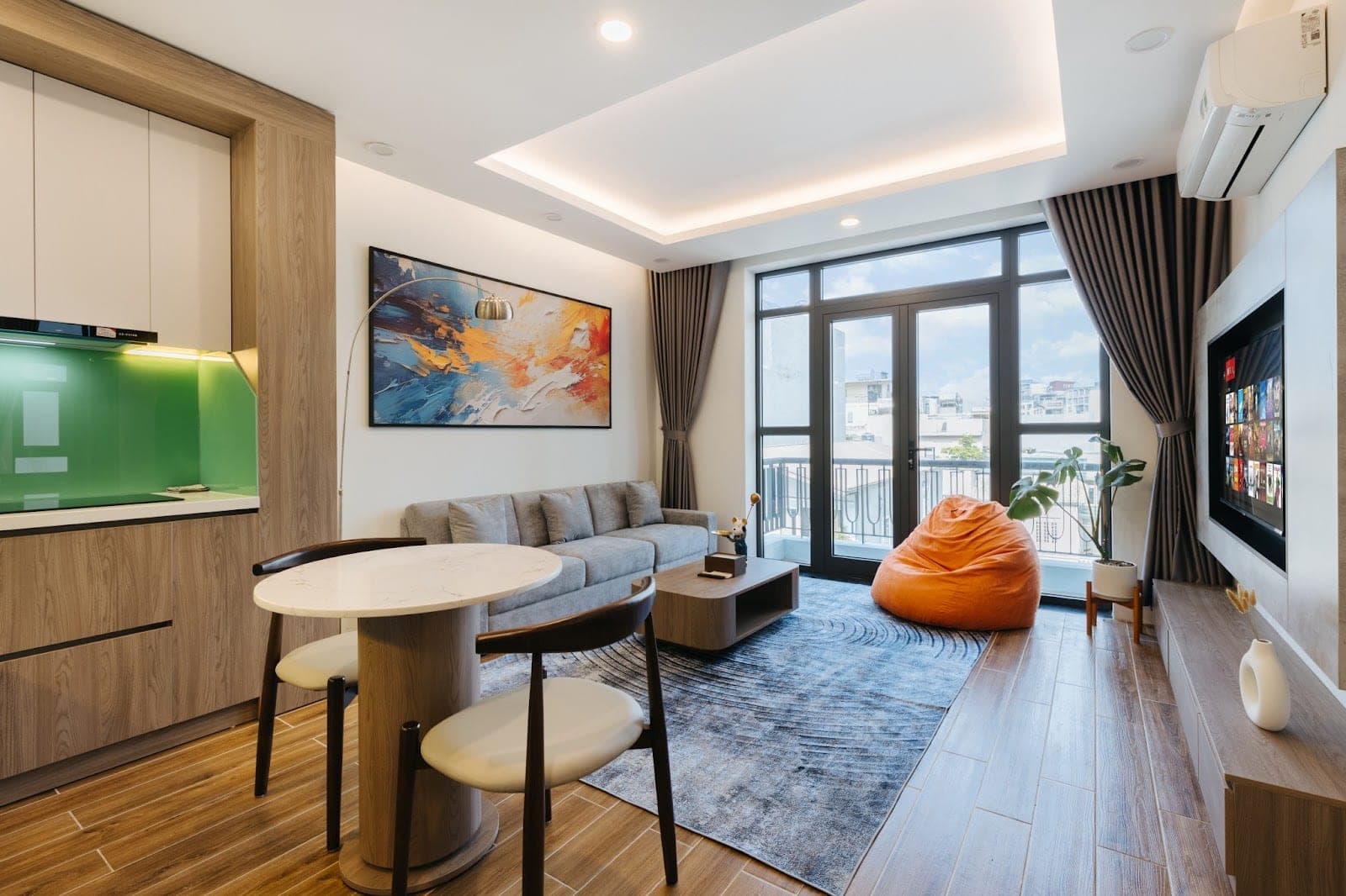 Balcony 1-Bed Apartment for Rent in West Lake, Hanoi