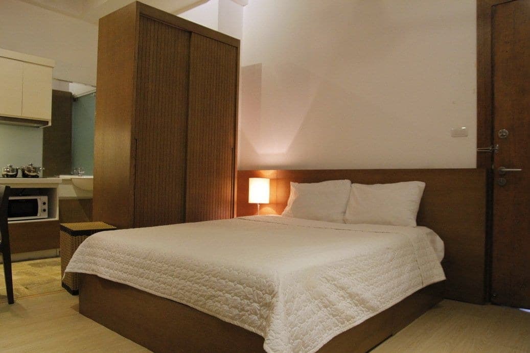 1-Bedroom Apartment with Balcony at 16/2/535 Kim Ma, Ba Đình