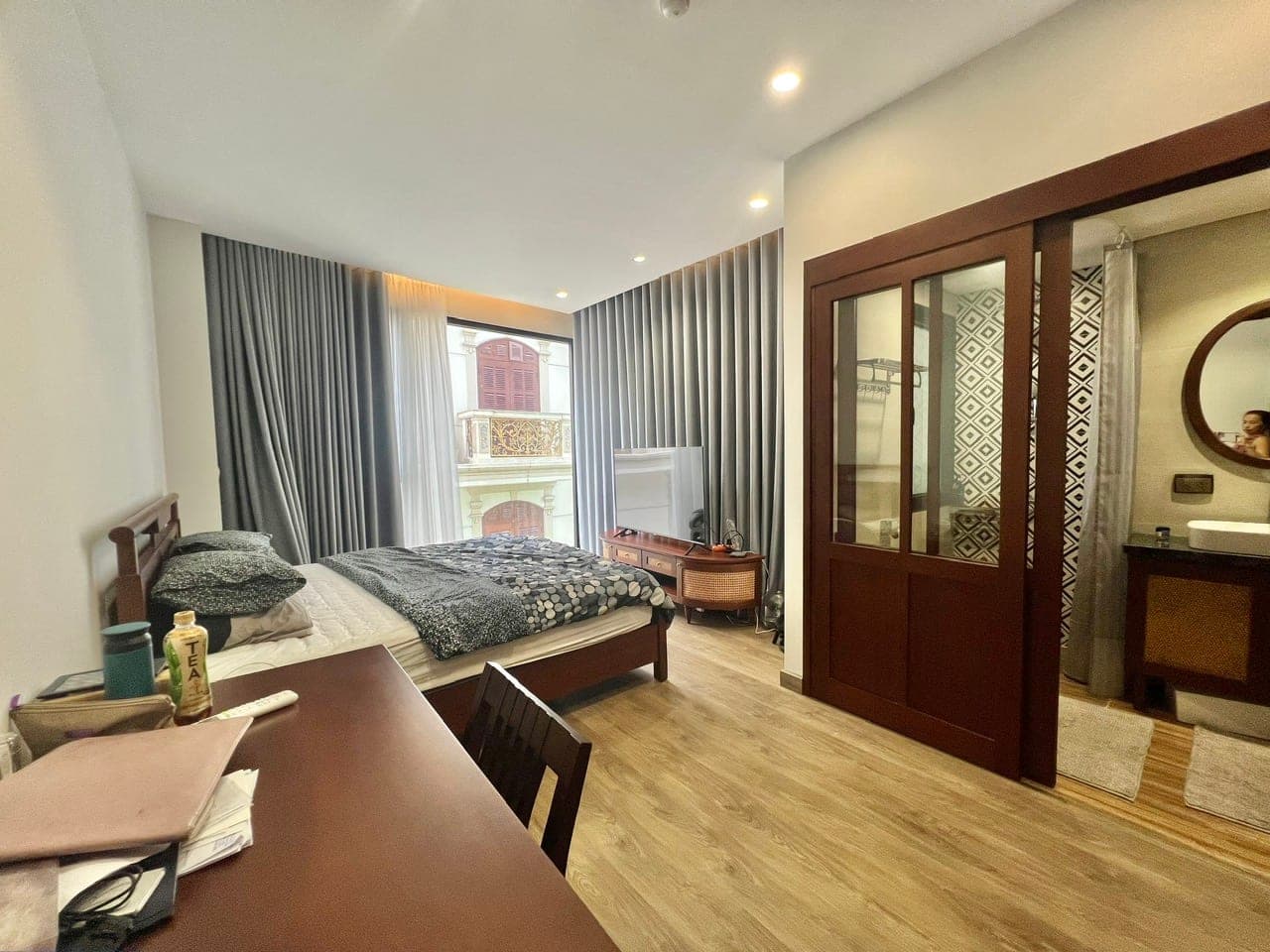 Balcony 3-Bed Apartment for Rent in West Lake, Hanoi