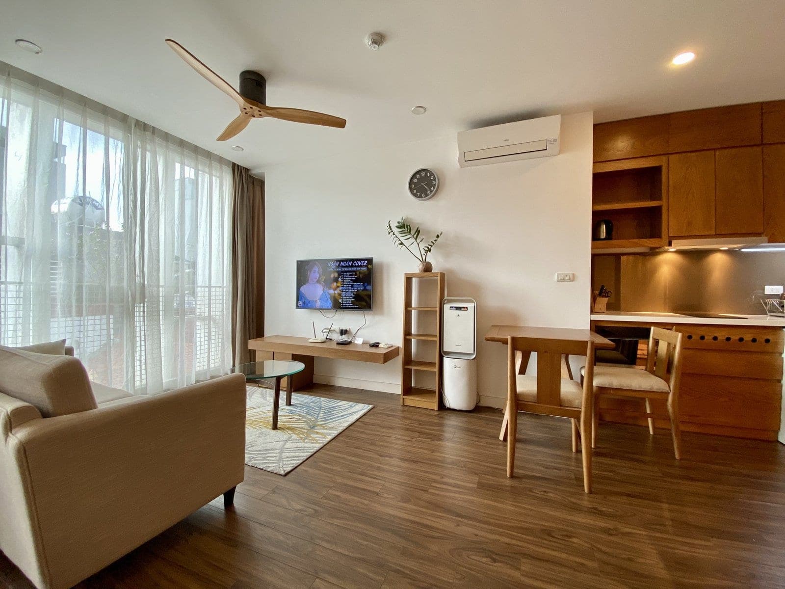 1-Bedroom Apartment with Balcony at 19/36 Dao Tan, Ba Đình