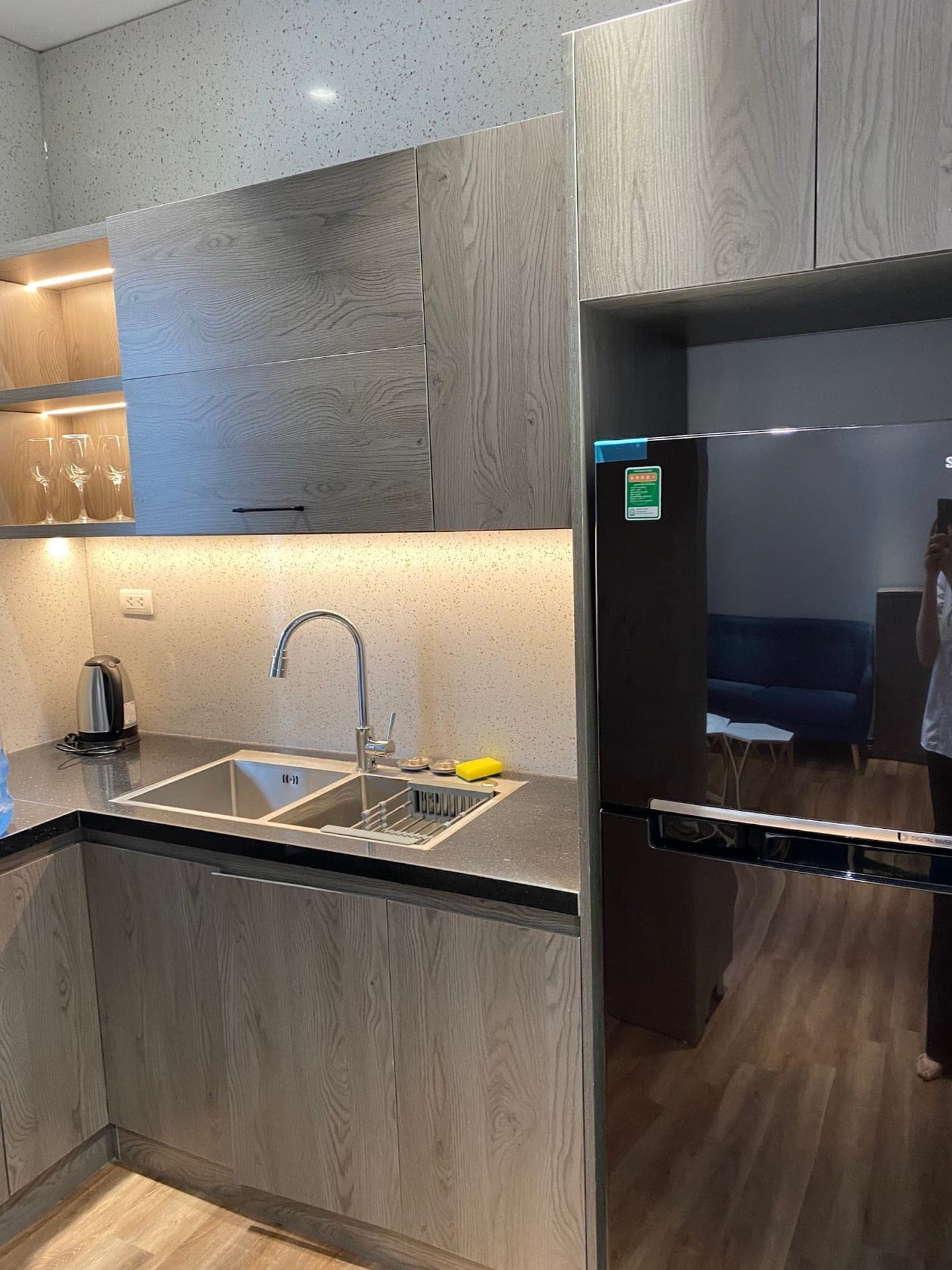 Vibrant 2-Bed Apartment in Tay Ho 3