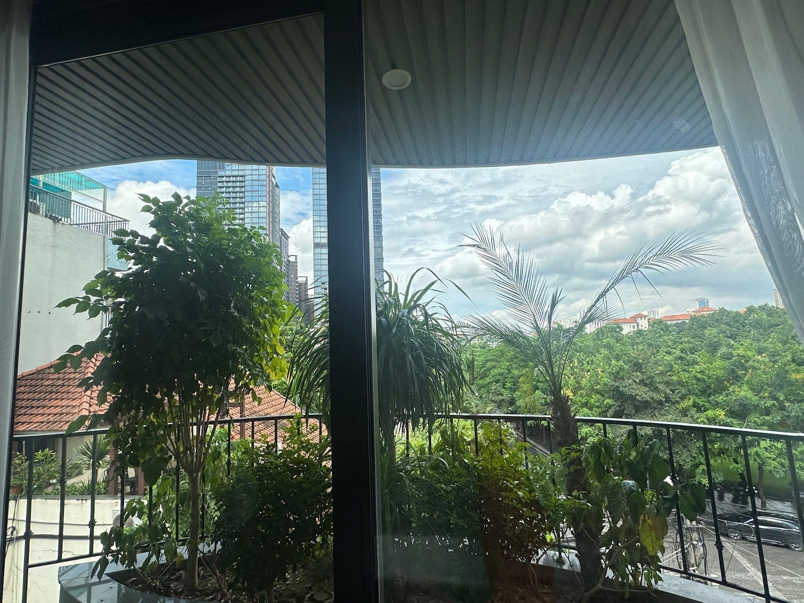 Balcony 2-Bed Apartment in Tay Ho 2