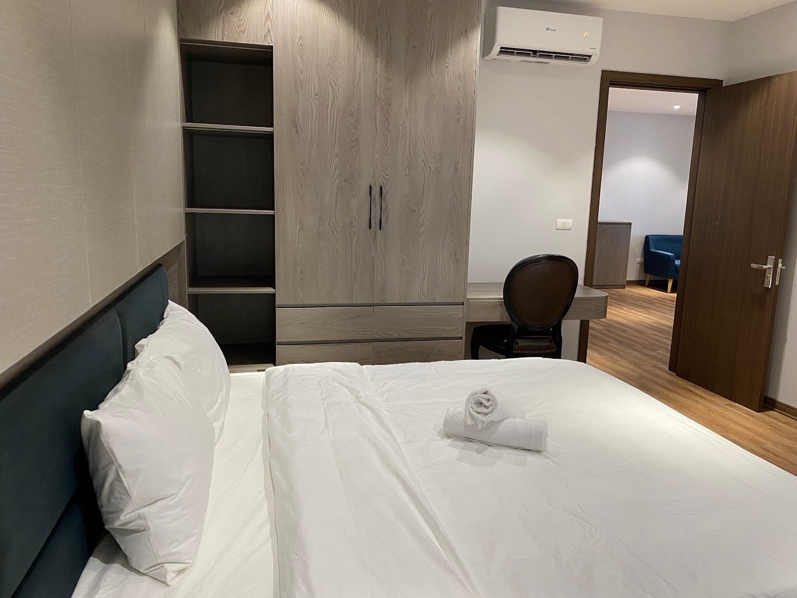 Bright Balcony 2-Bed Apartment in Tay Ho 3